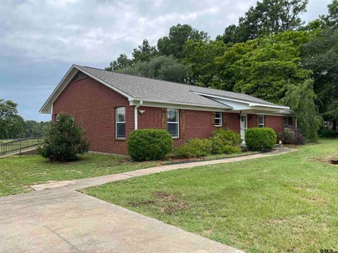 A home in Lindale