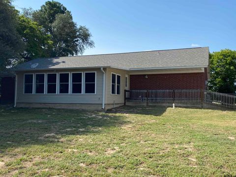 A home in Lindale