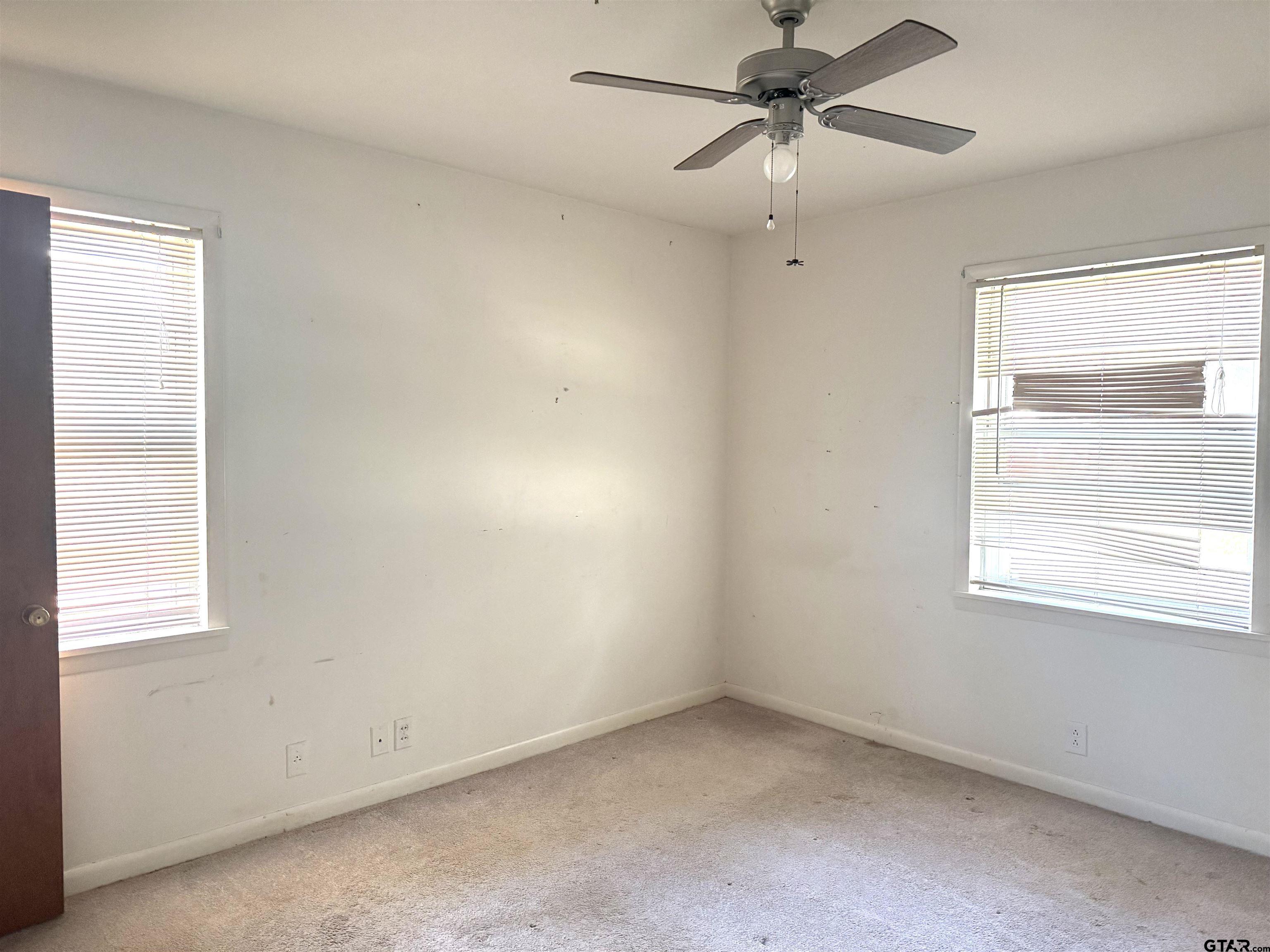 1032 Deaton