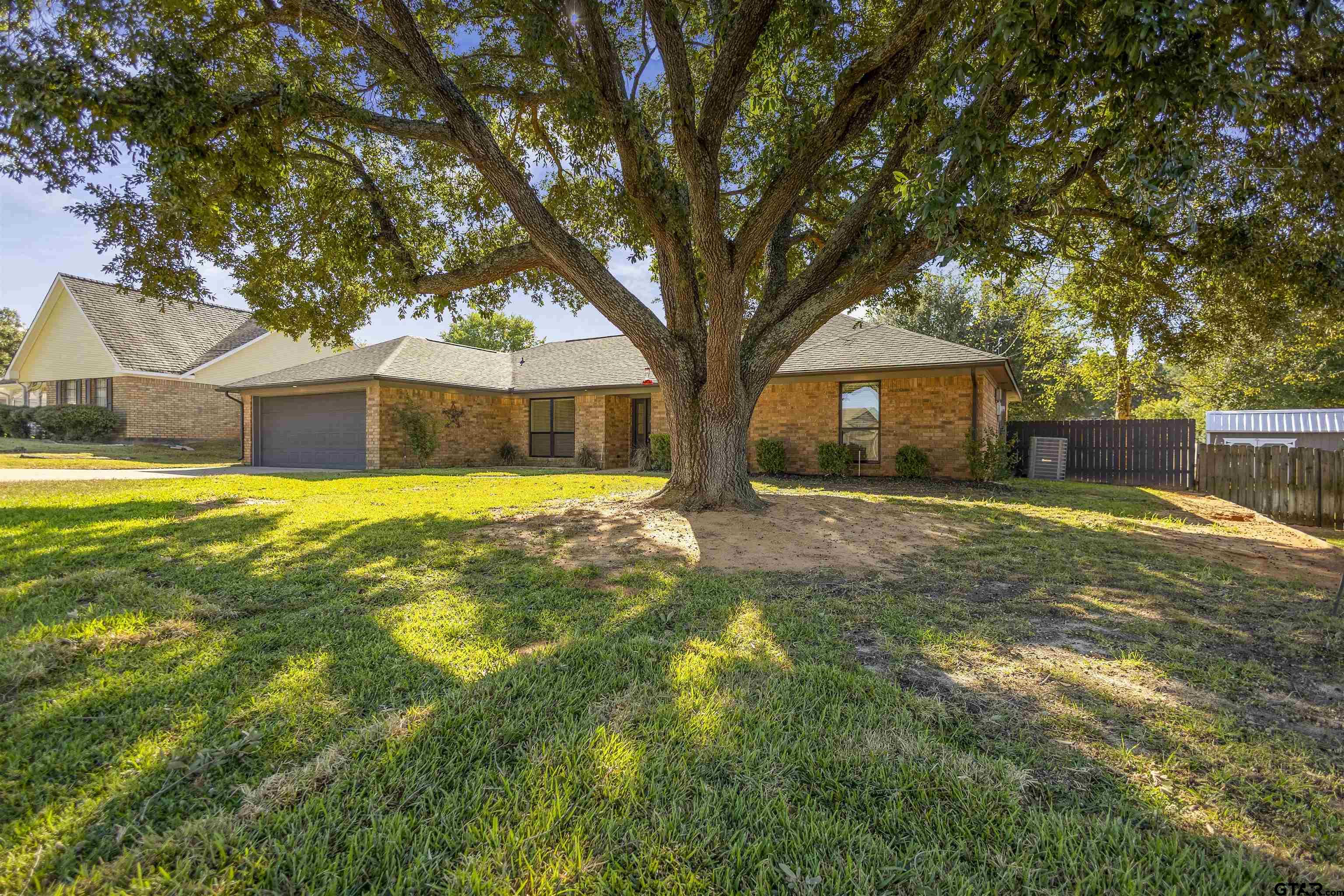 1611 Shady Creek Circle