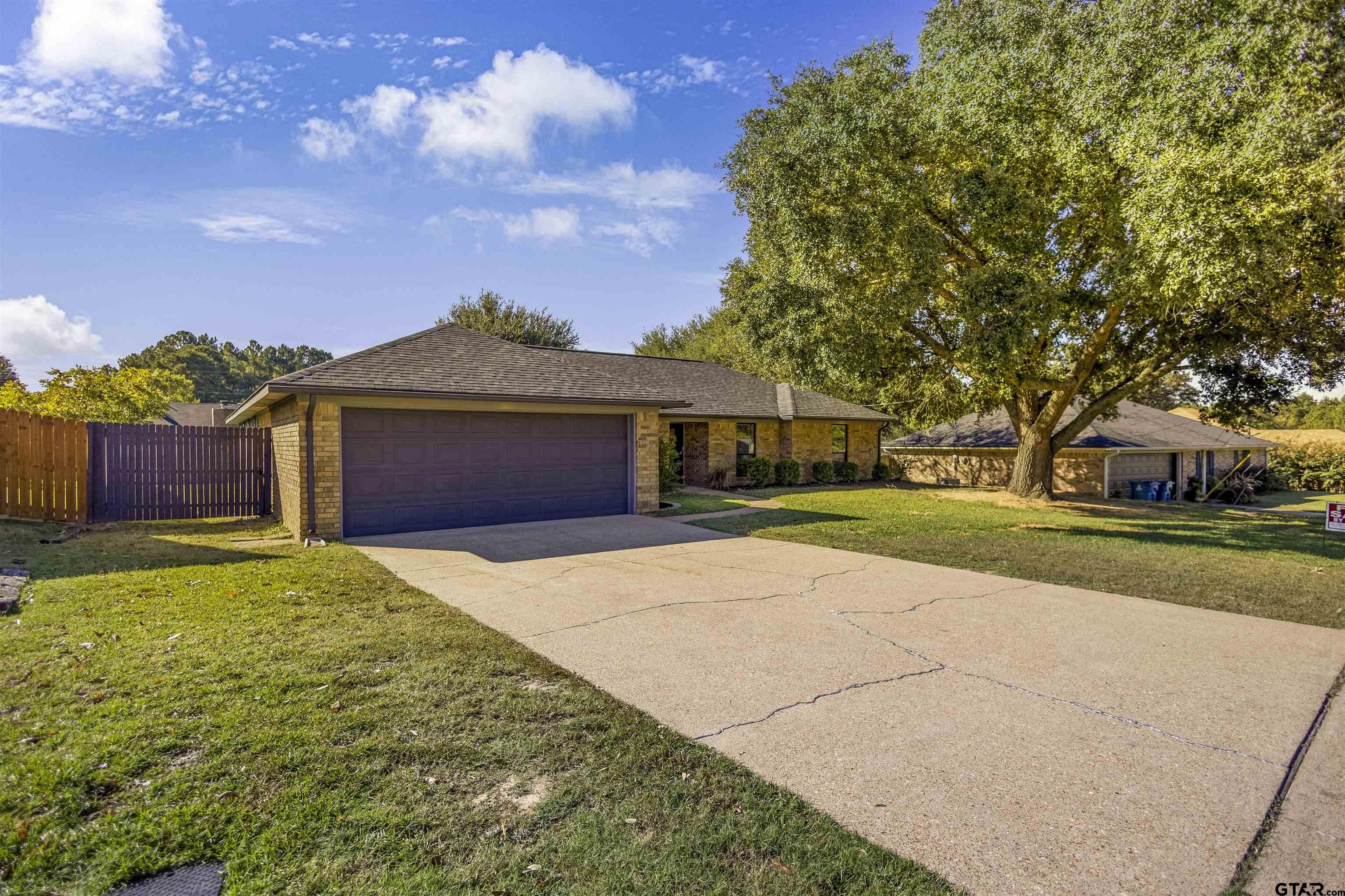 1611 Shady Creek Circle