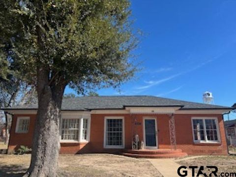 205 N Henry St Lindale TX 75771