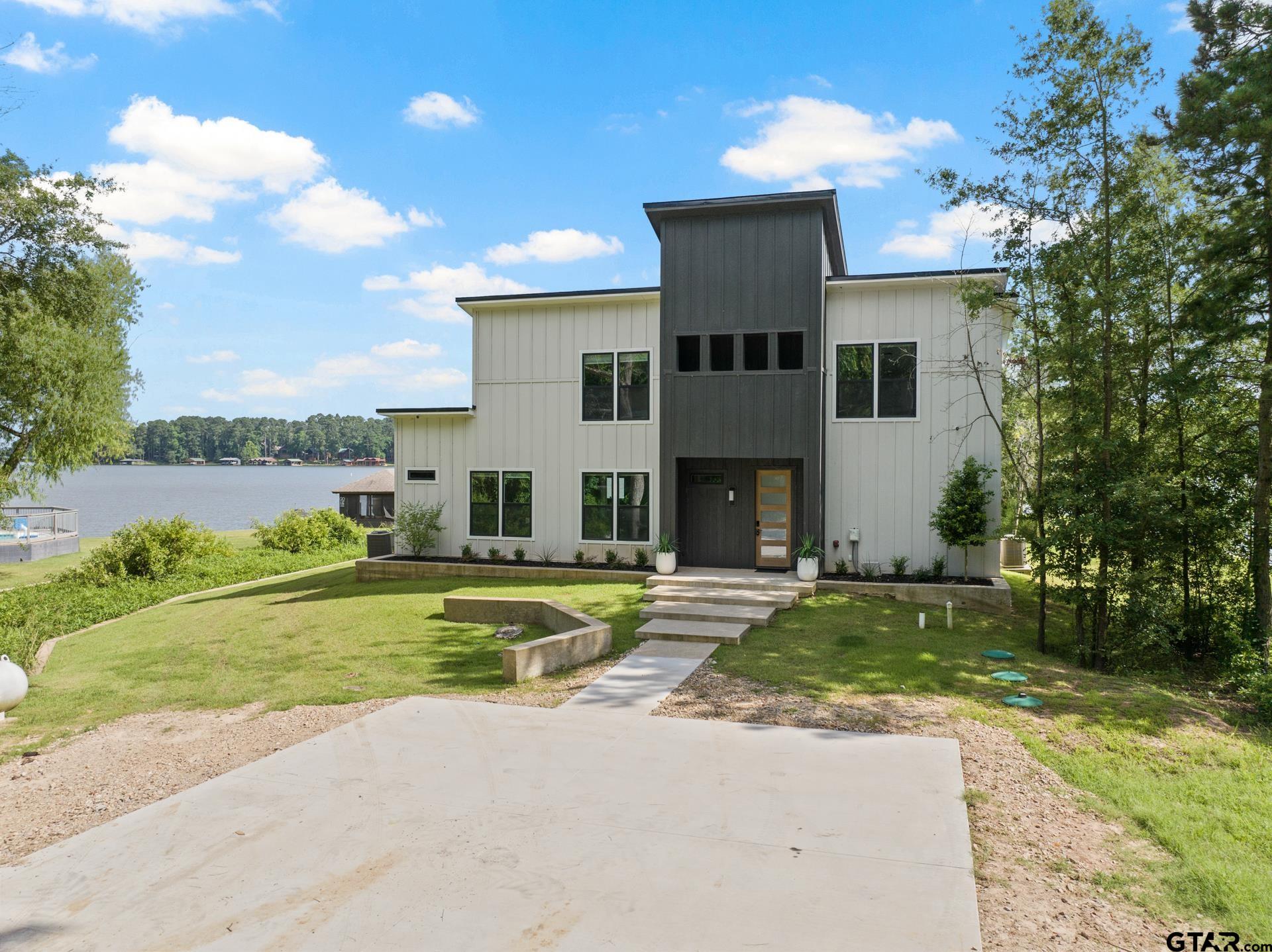 331 W Eagle Point