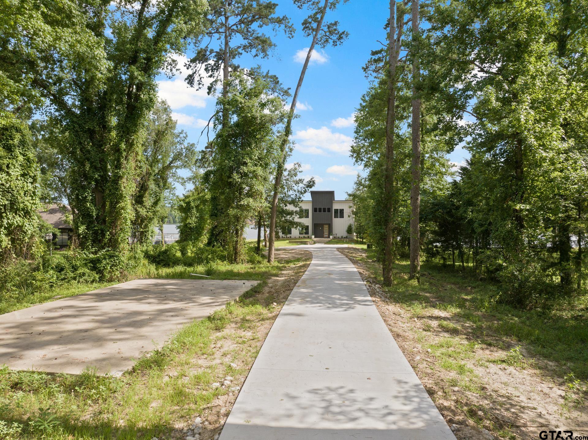 331 W Eagle Point
