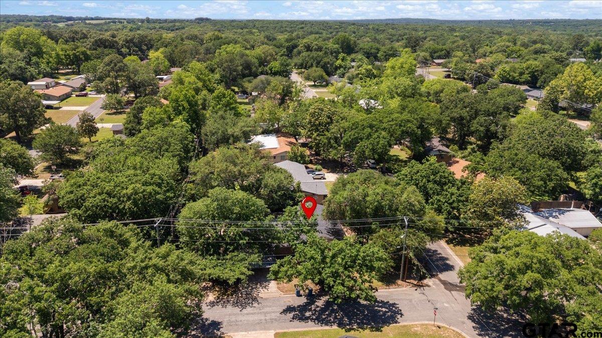 601 Ravenwood Drive