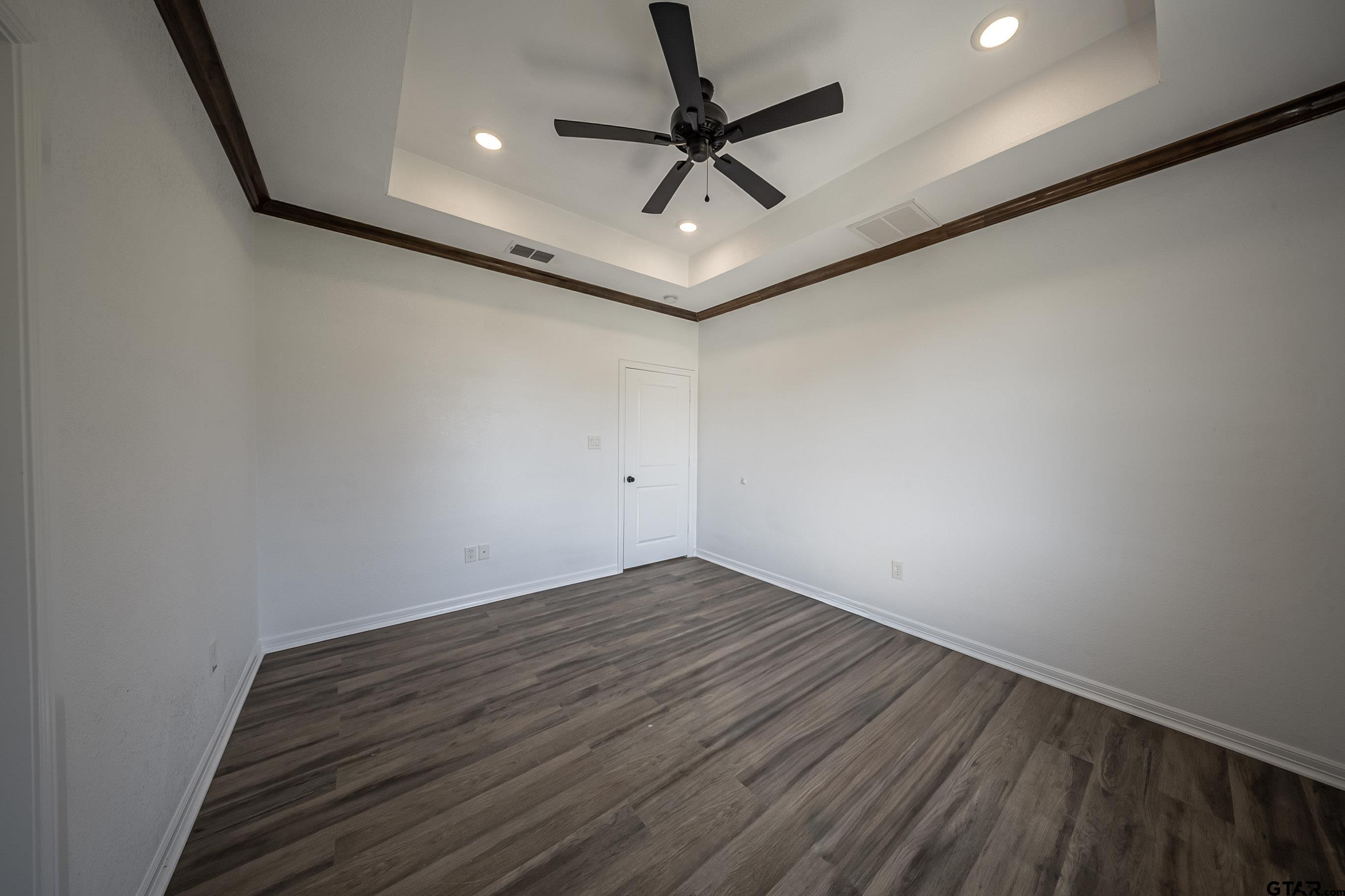 10587 Spur 164 (Greenbriar Road)