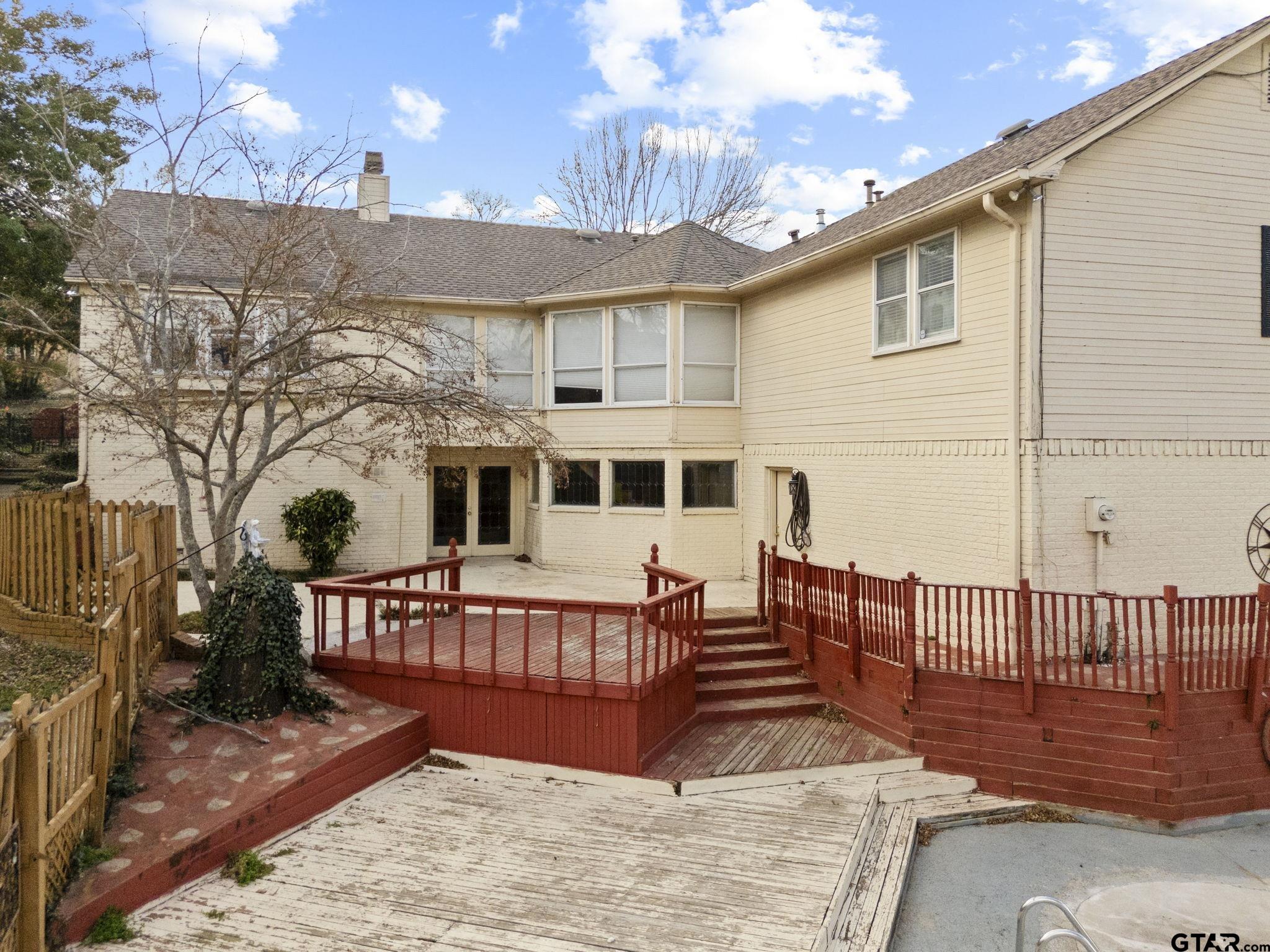 3700 Lake Vista Circle