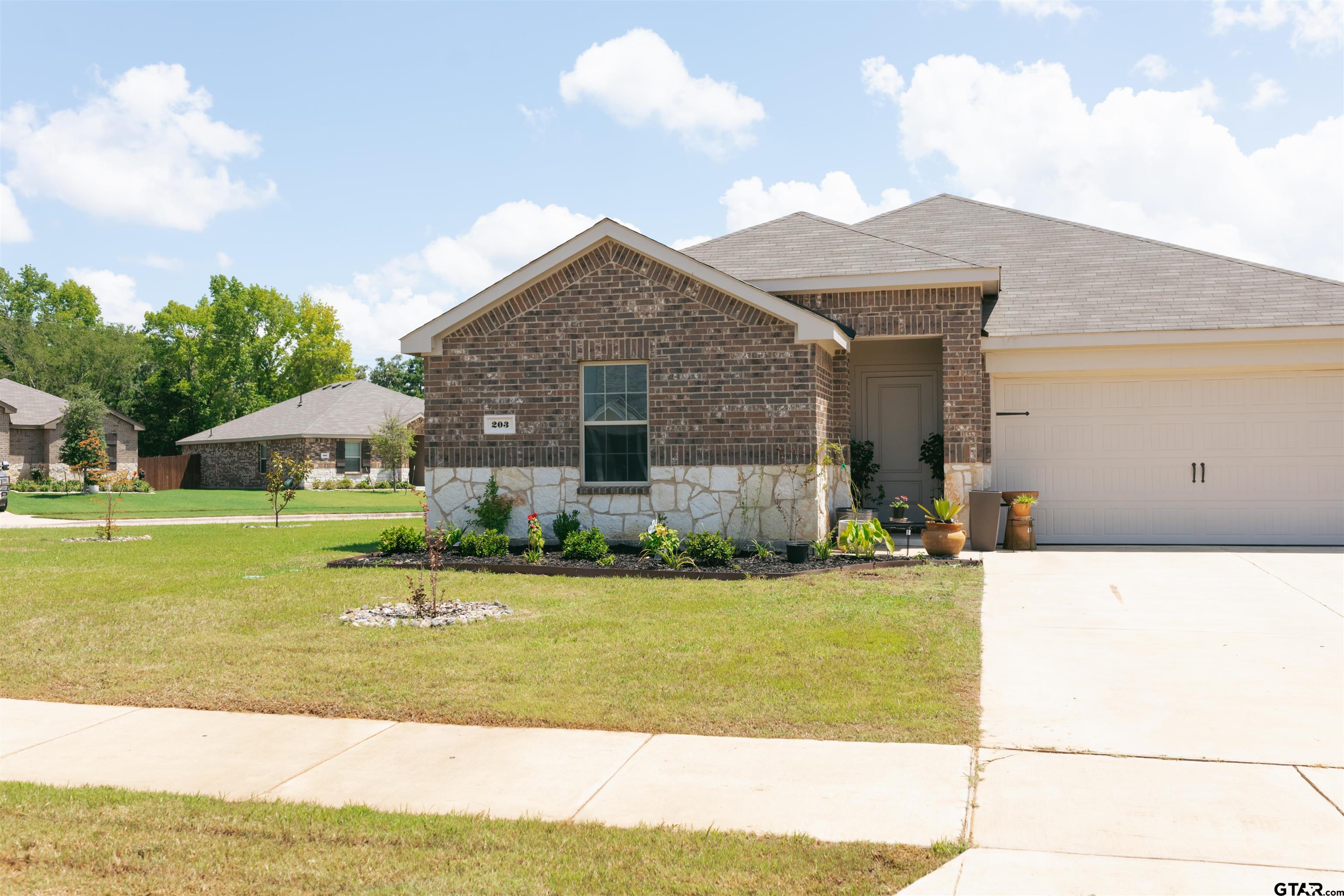 203 Parker Oaks Drive