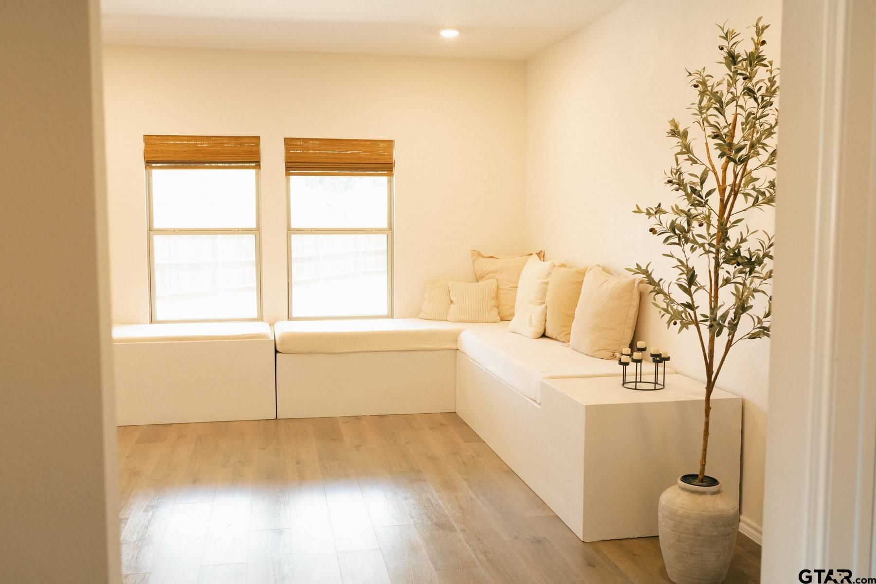 203 Parker Oaks Drive