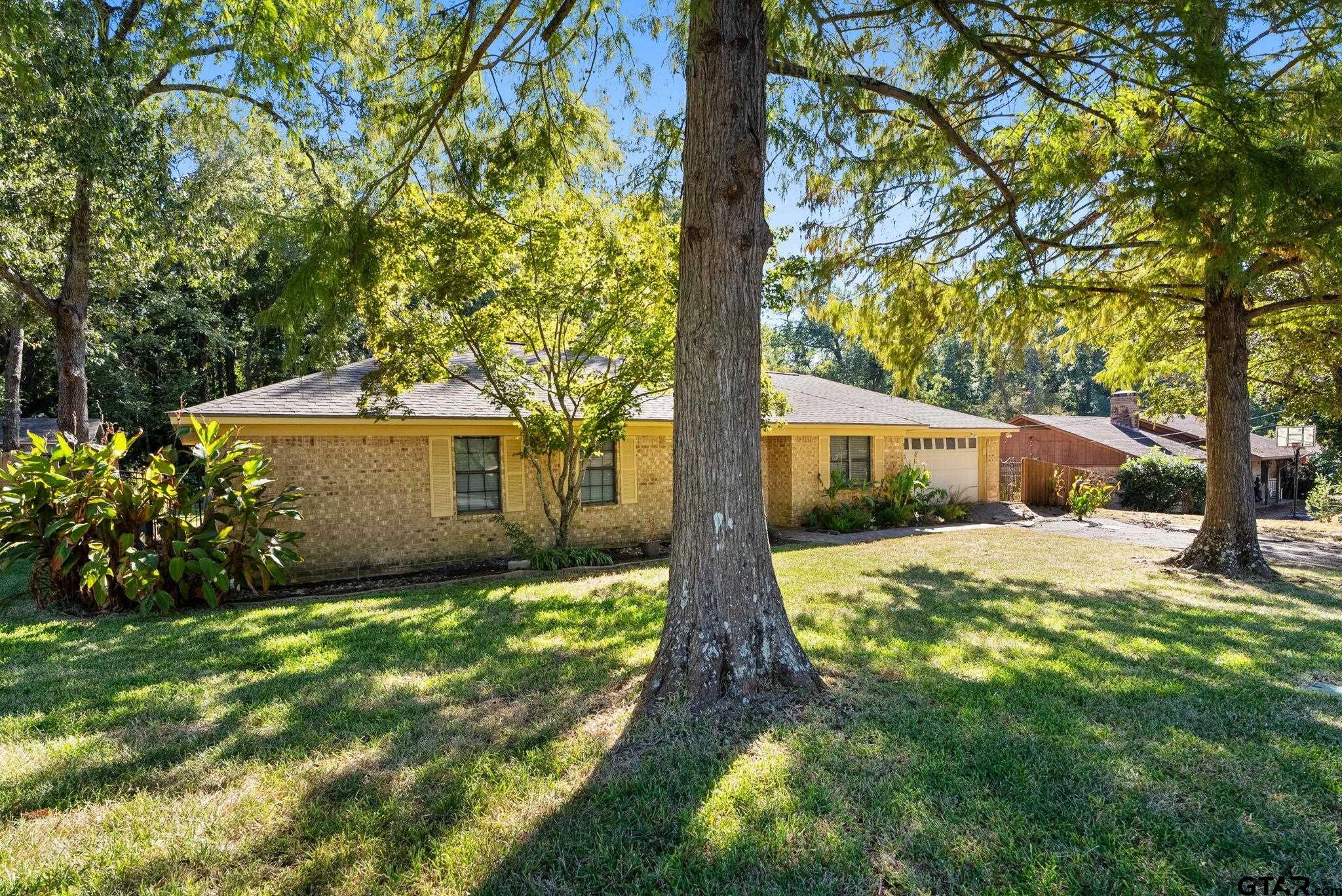318 Ulster Dr