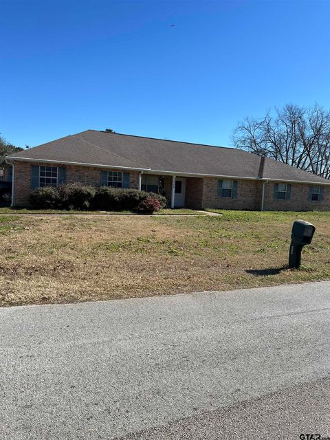 A home in Lindale