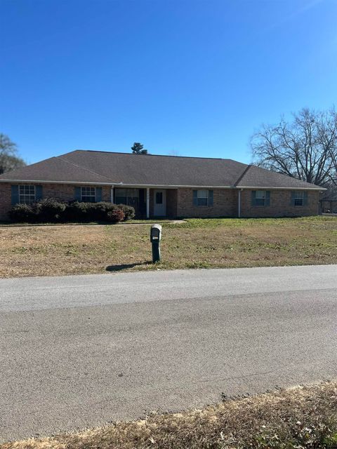 A home in Lindale