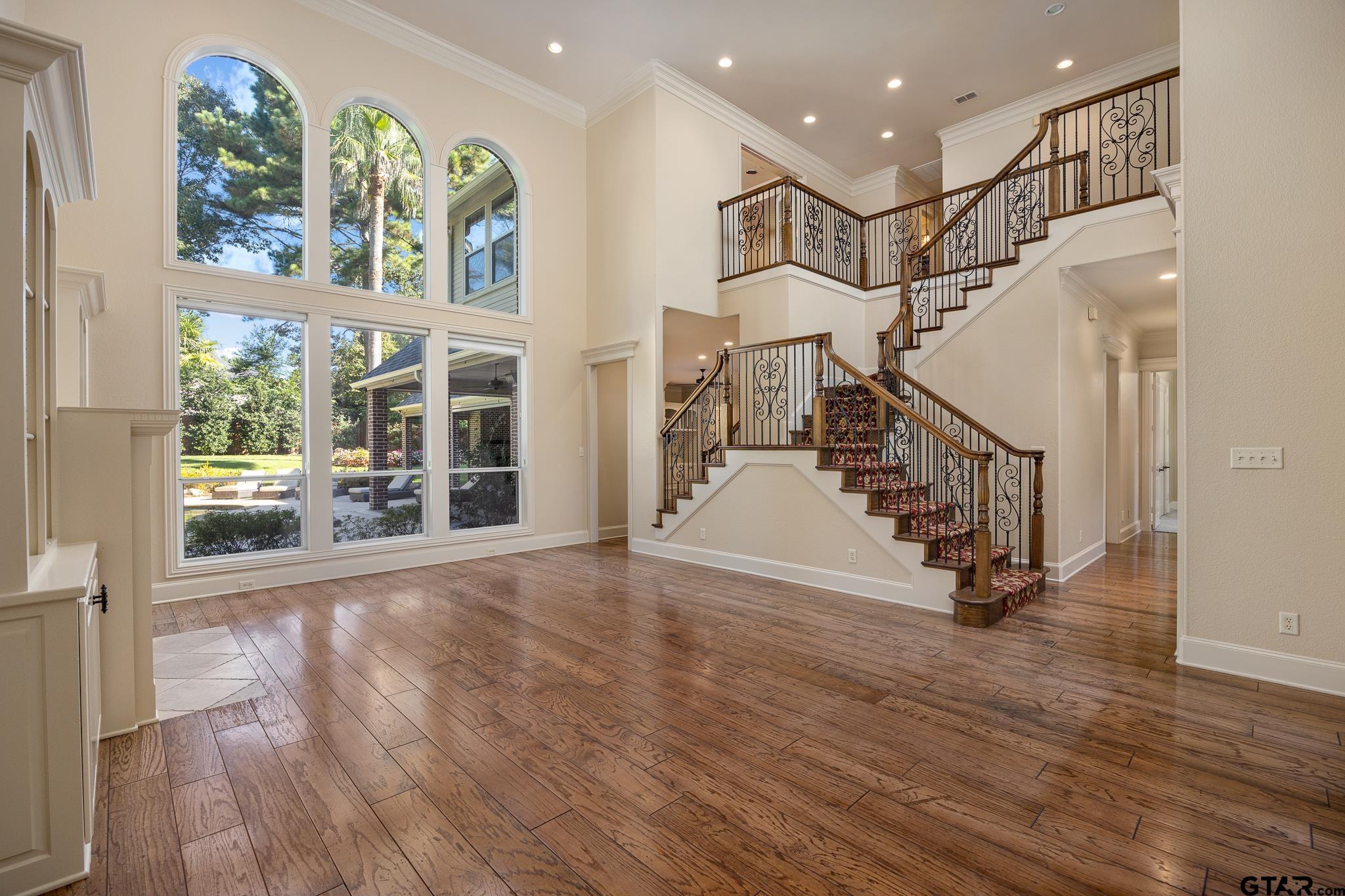 2020 Equestrian Ln