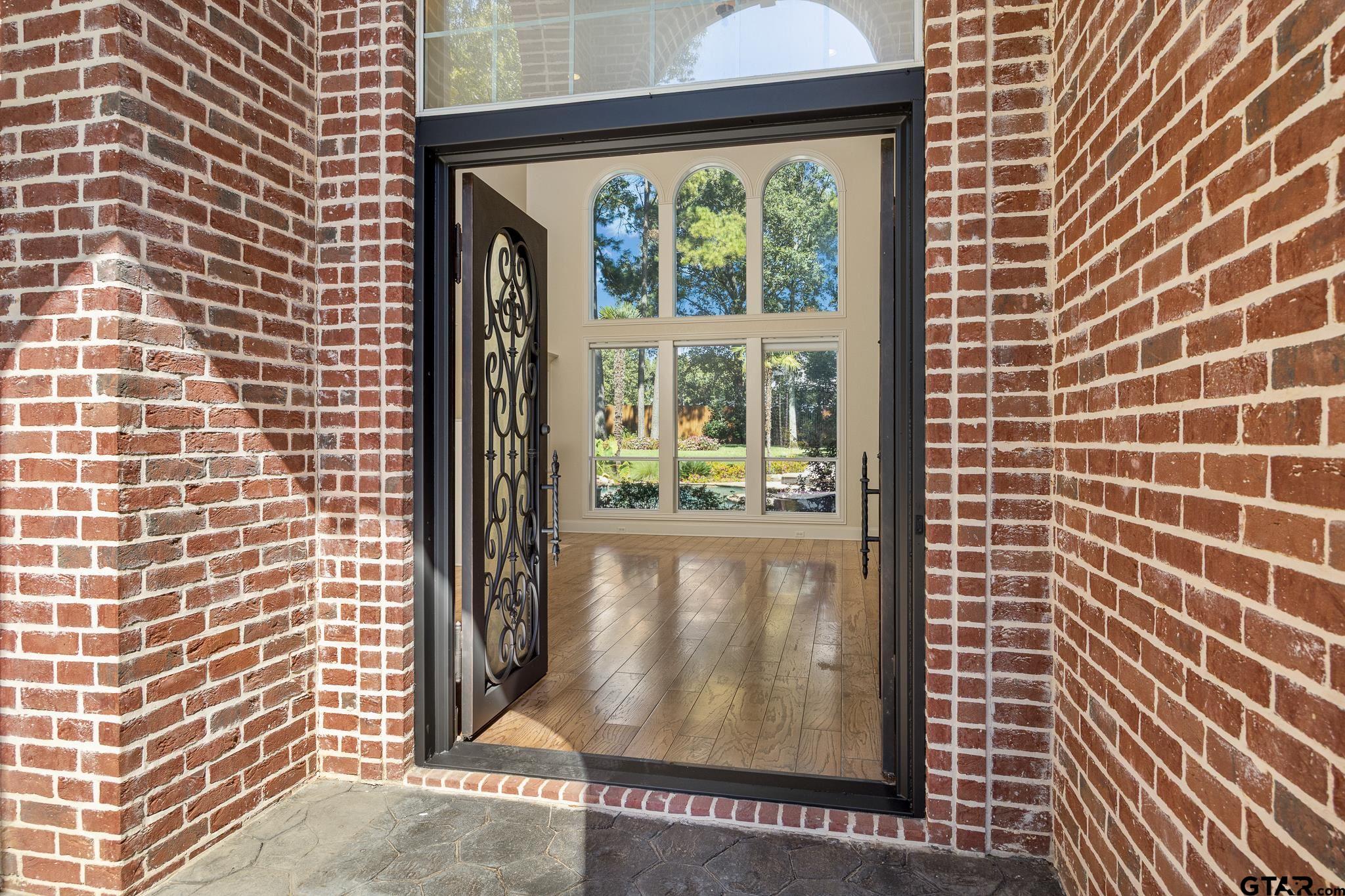 2020 Equestrian Ln