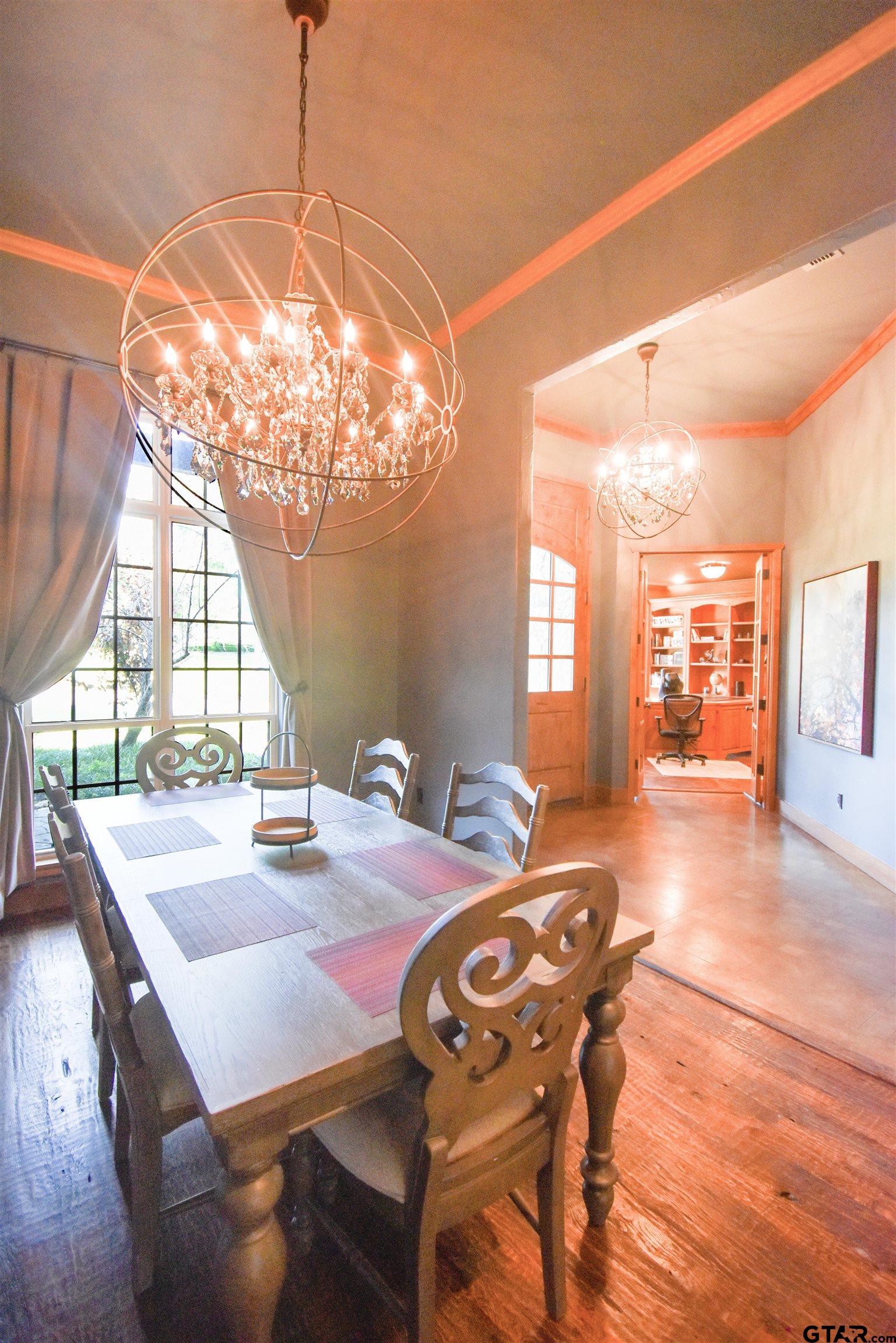 1326 Hermitage Ct