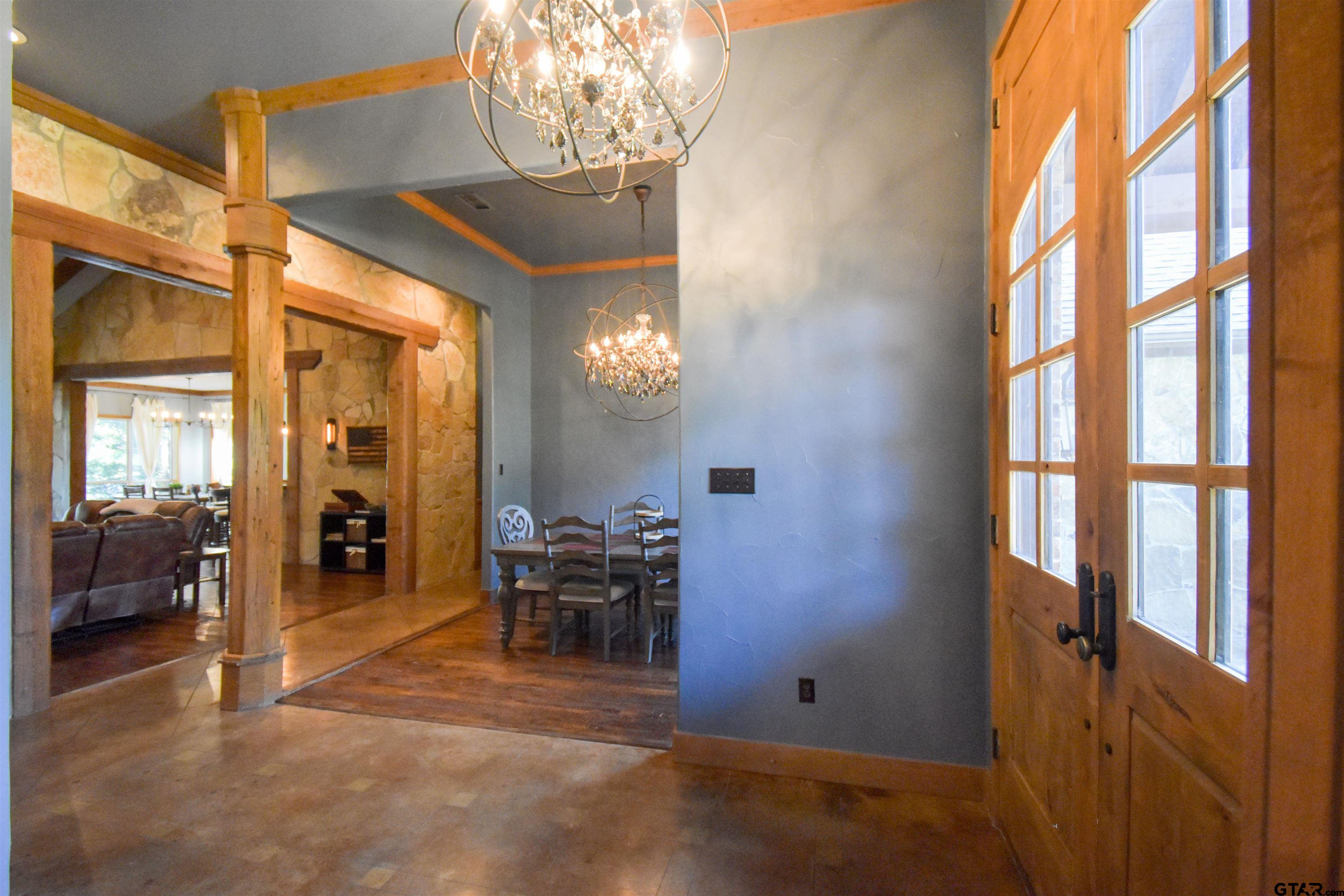 1326 Hermitage Ct