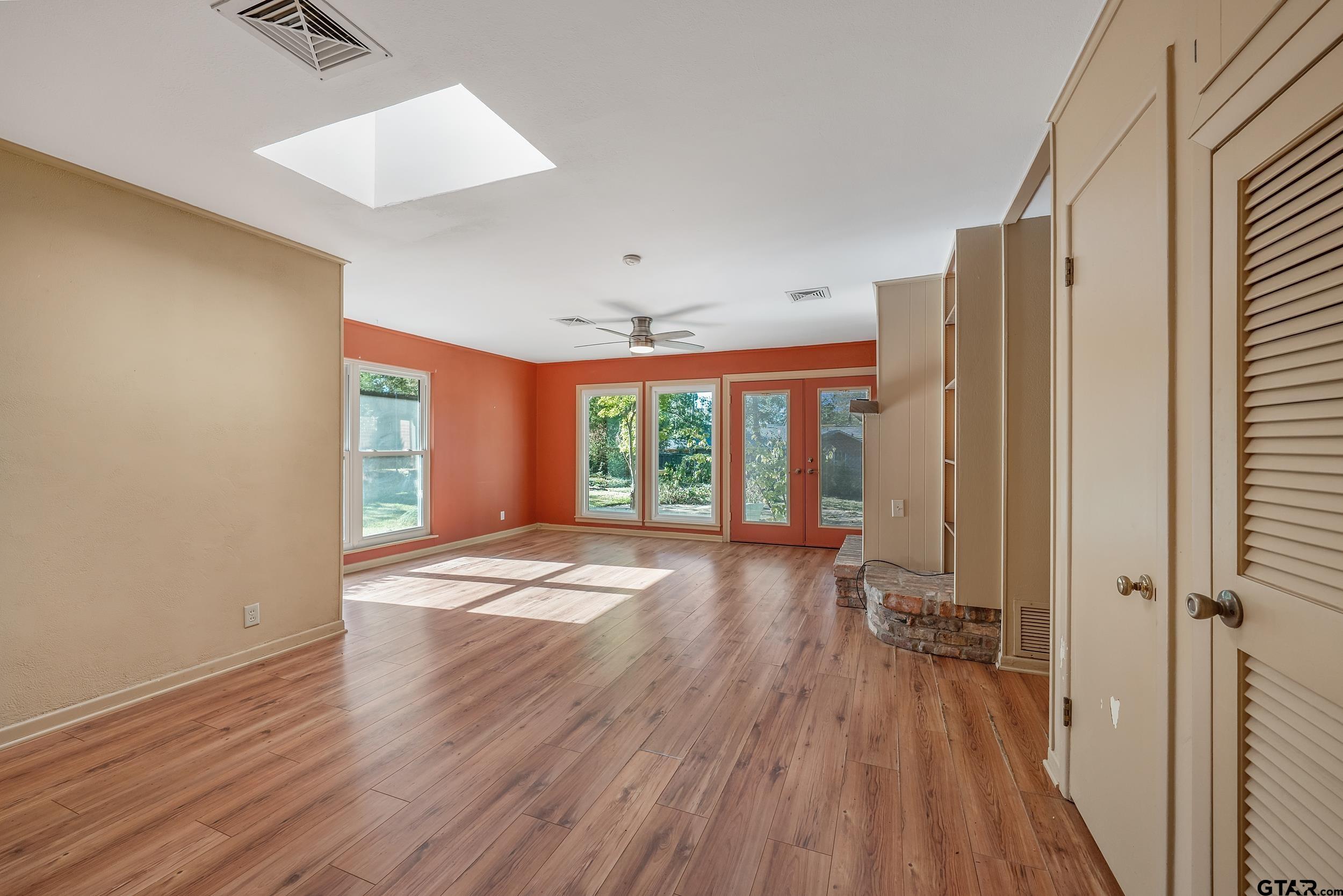 2713 Brentwood