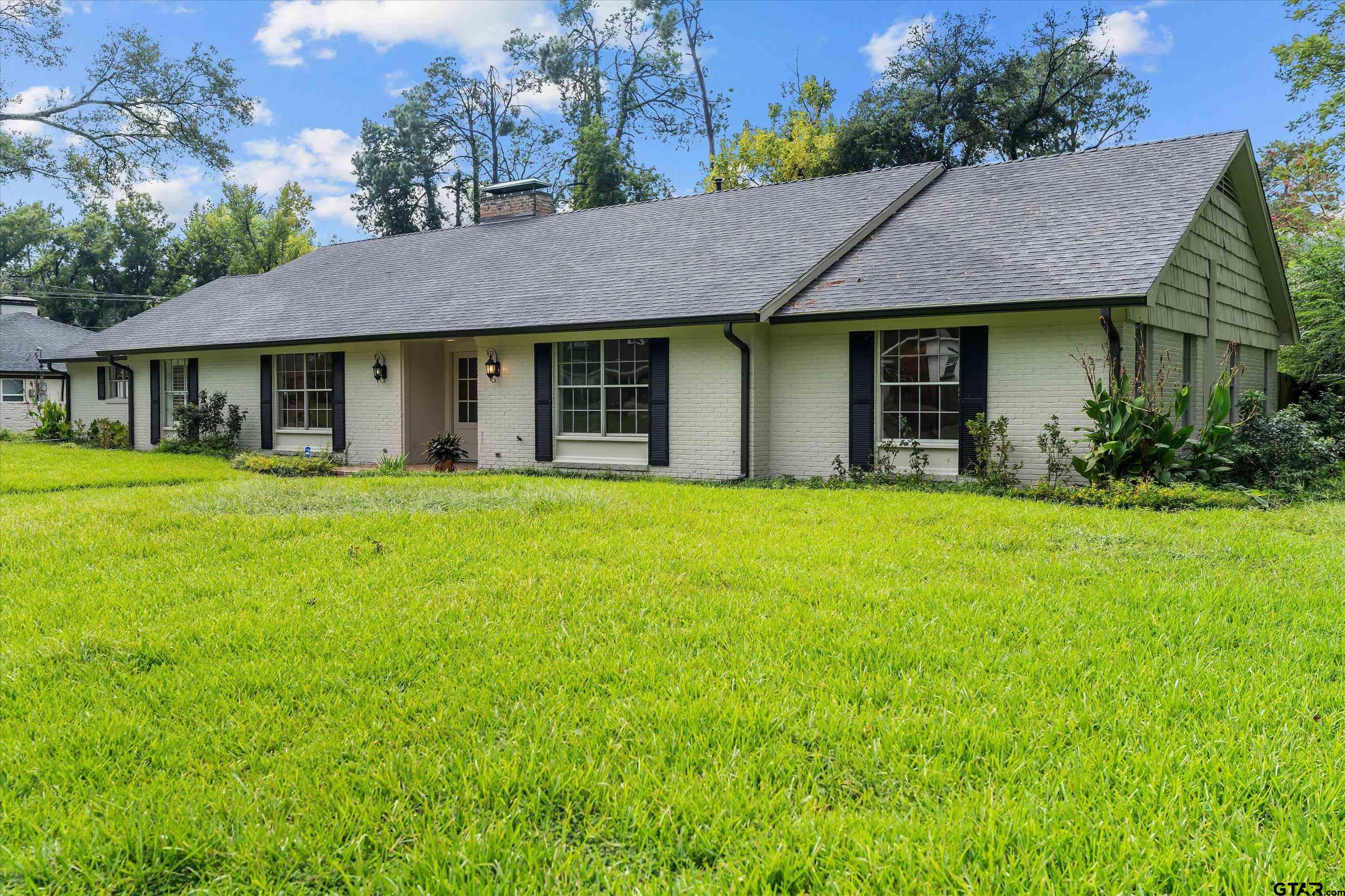 2917 Sunnybrook Drive