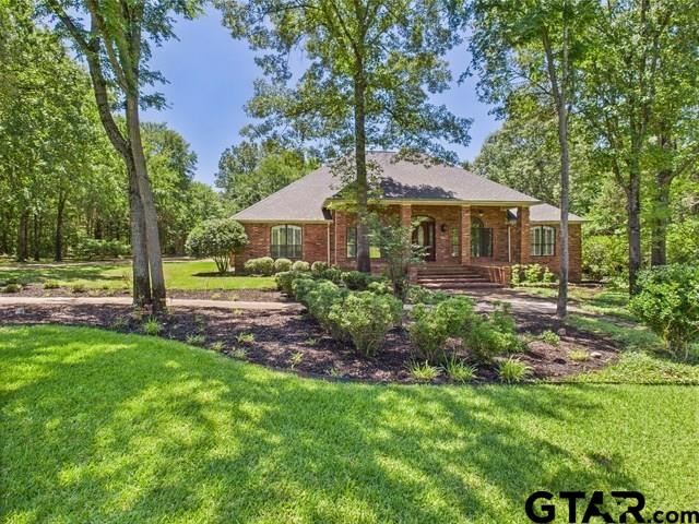 4601 Dickens