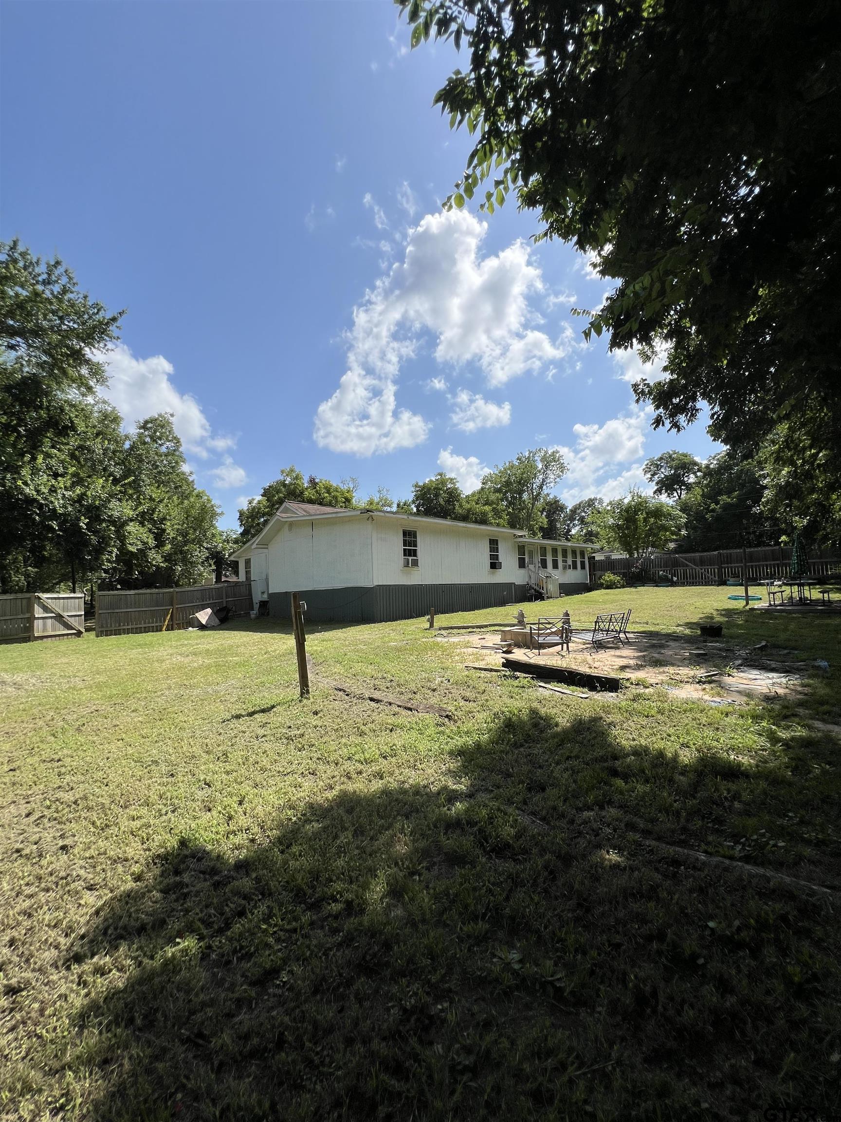 113 W Paschal