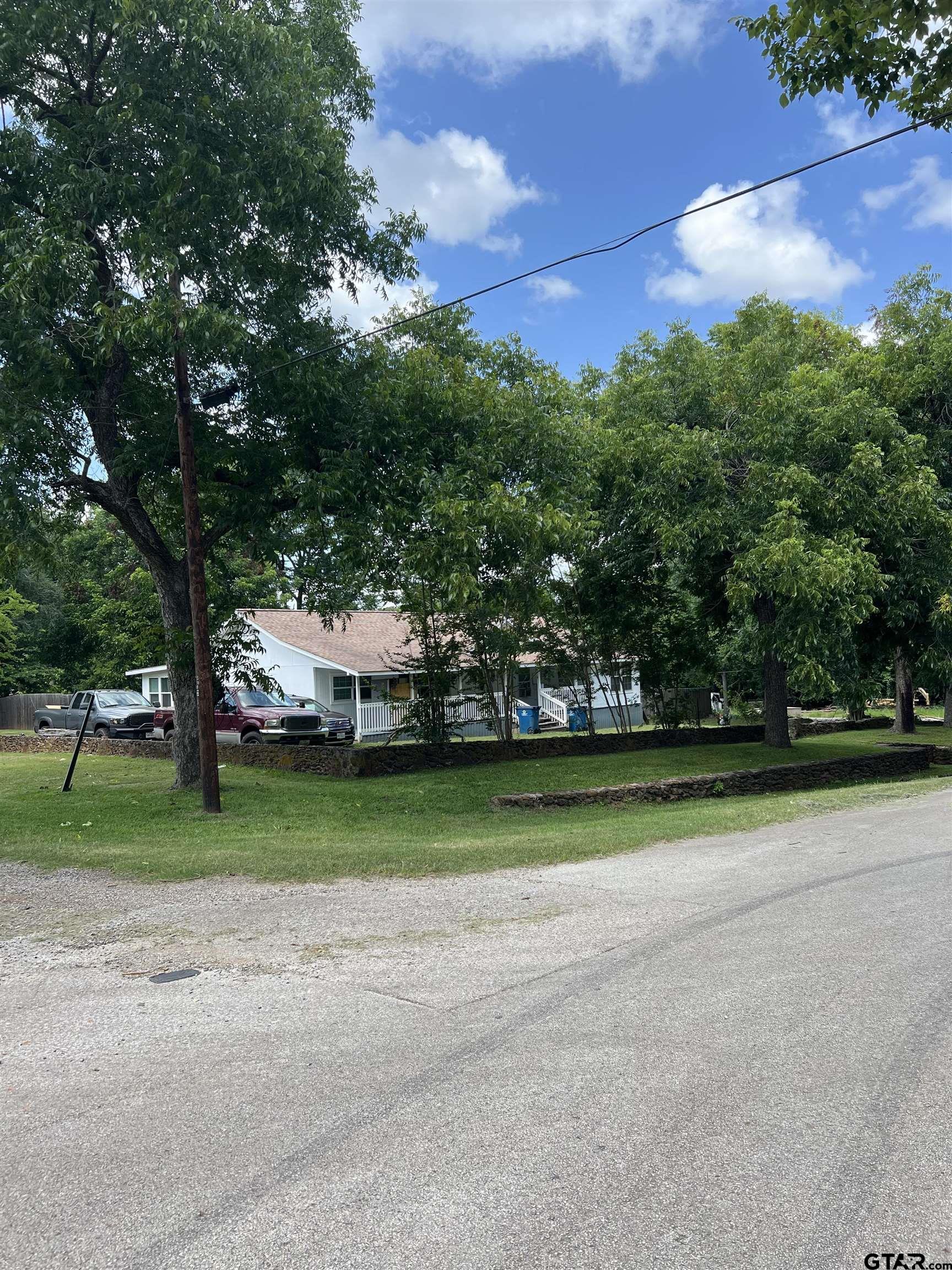 113 W Paschal