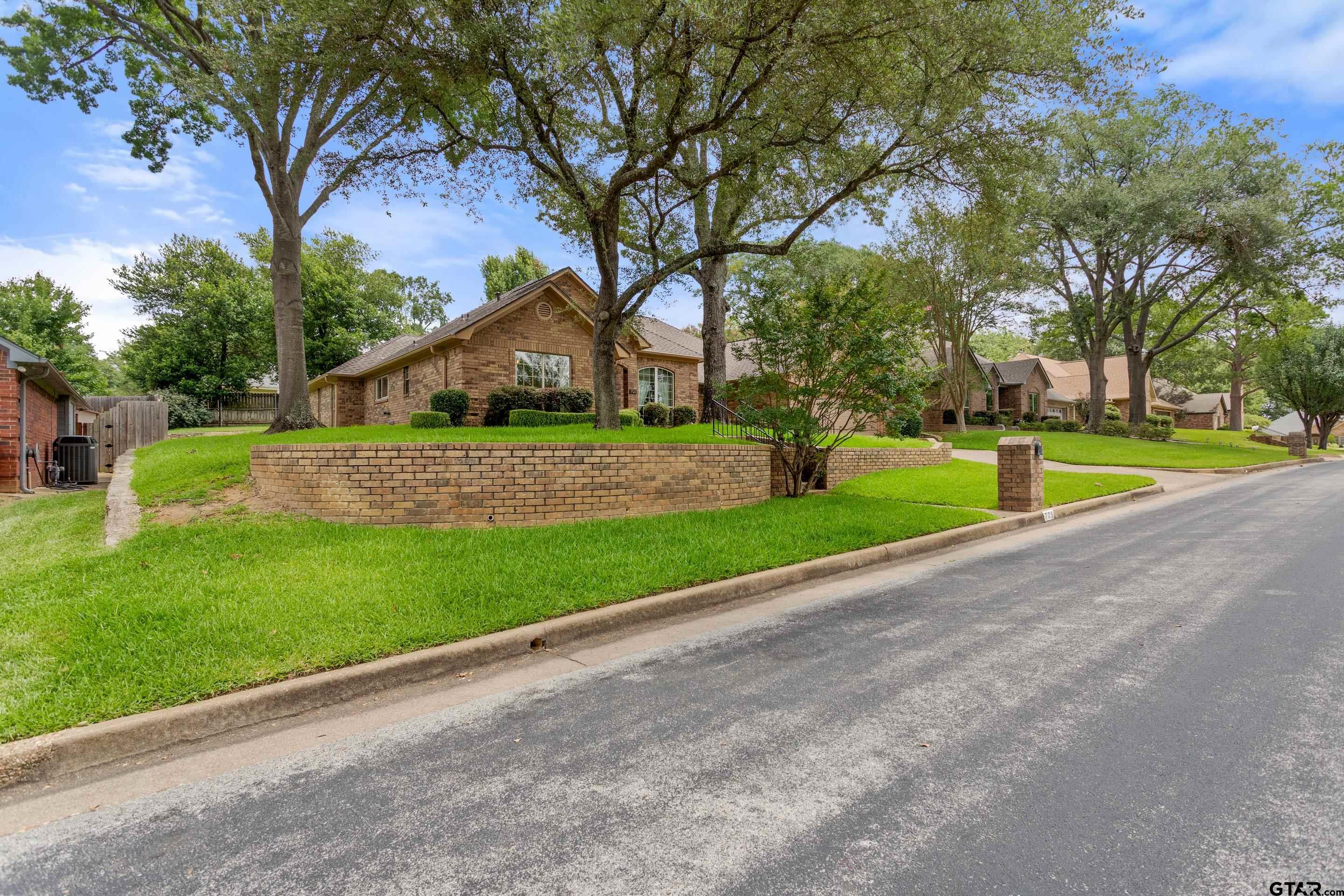 705 Cedar Creek