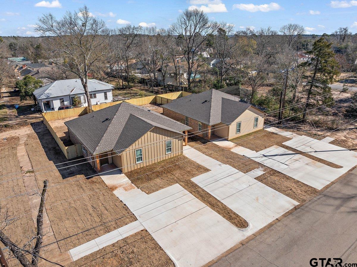 502 & 504 Neches Street