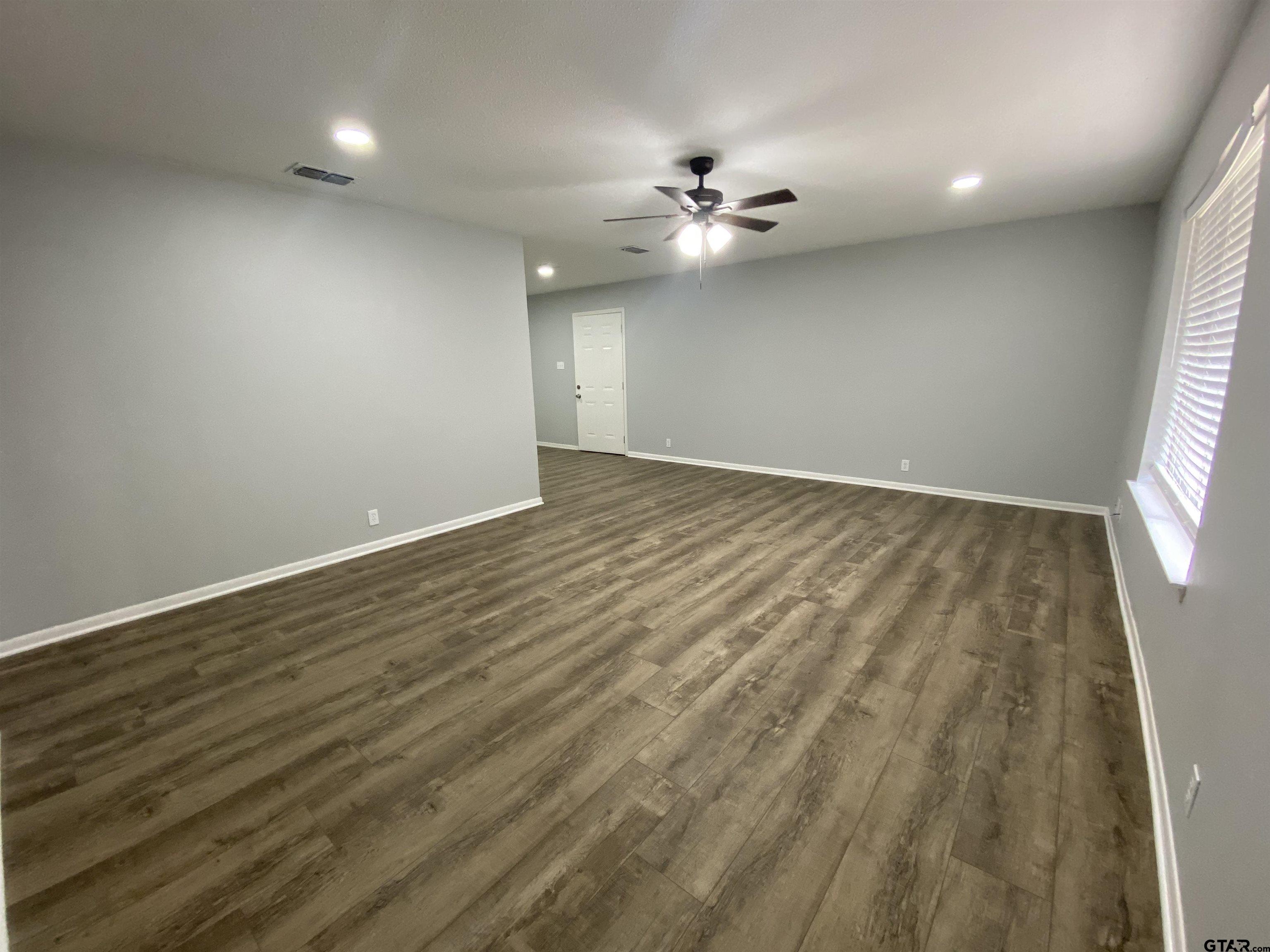 897 Christopher Dr