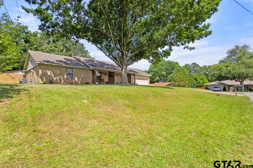 9303 Londonderry Dr