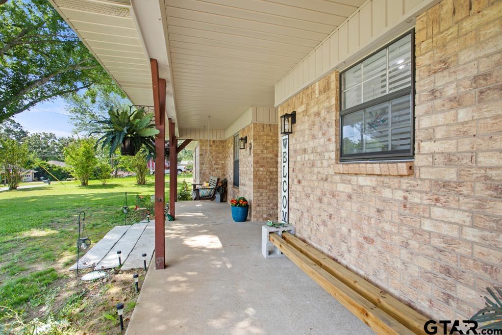 9303 Londonderry Dr