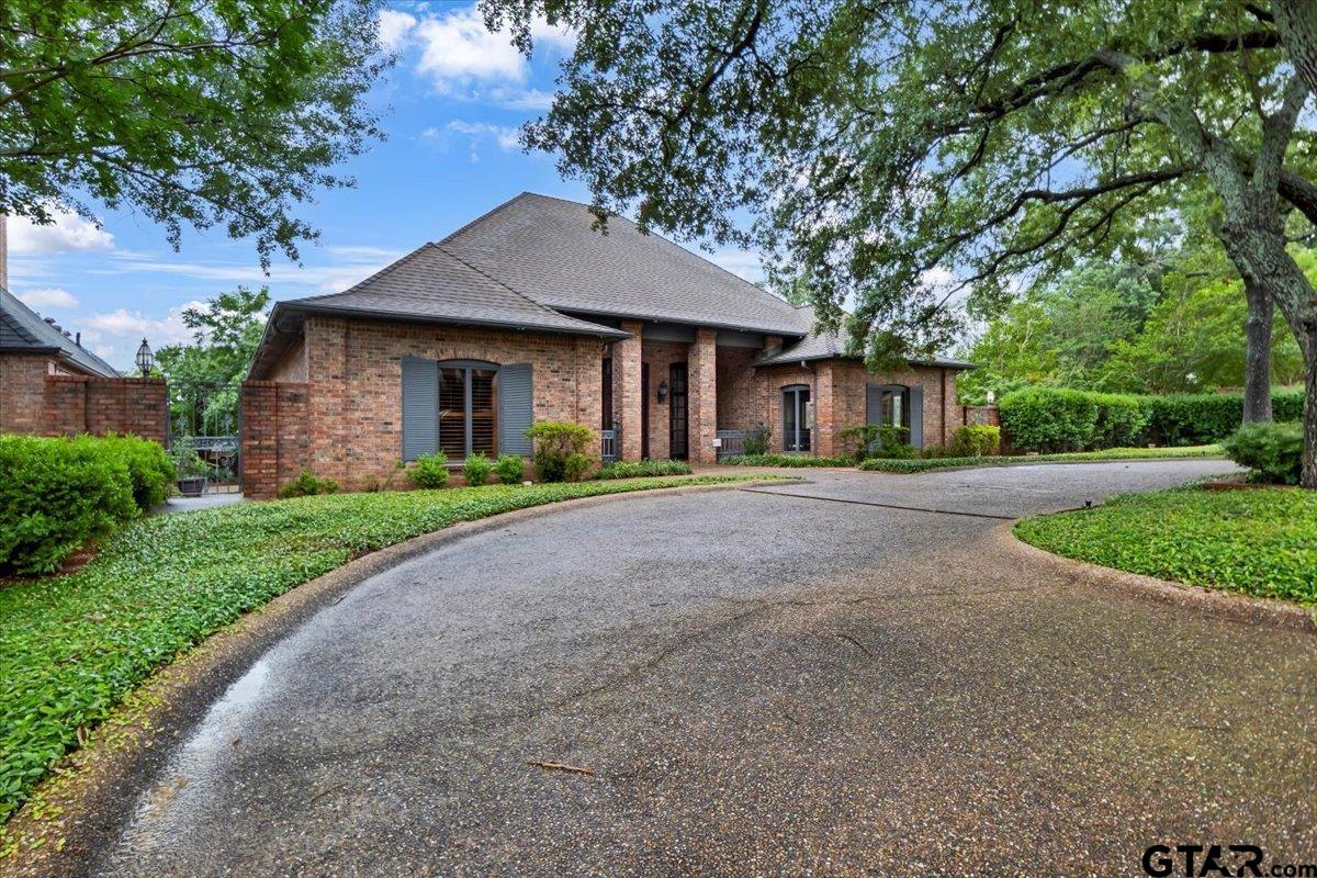 612 Rosemont Place II
