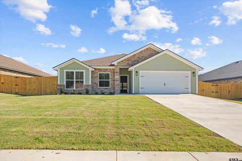 A home in Lindale