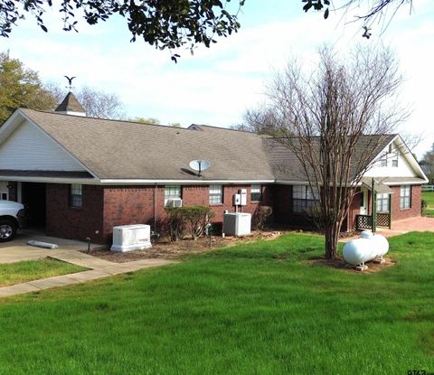 A home in Crockett