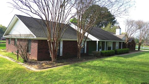 A home in Crockett