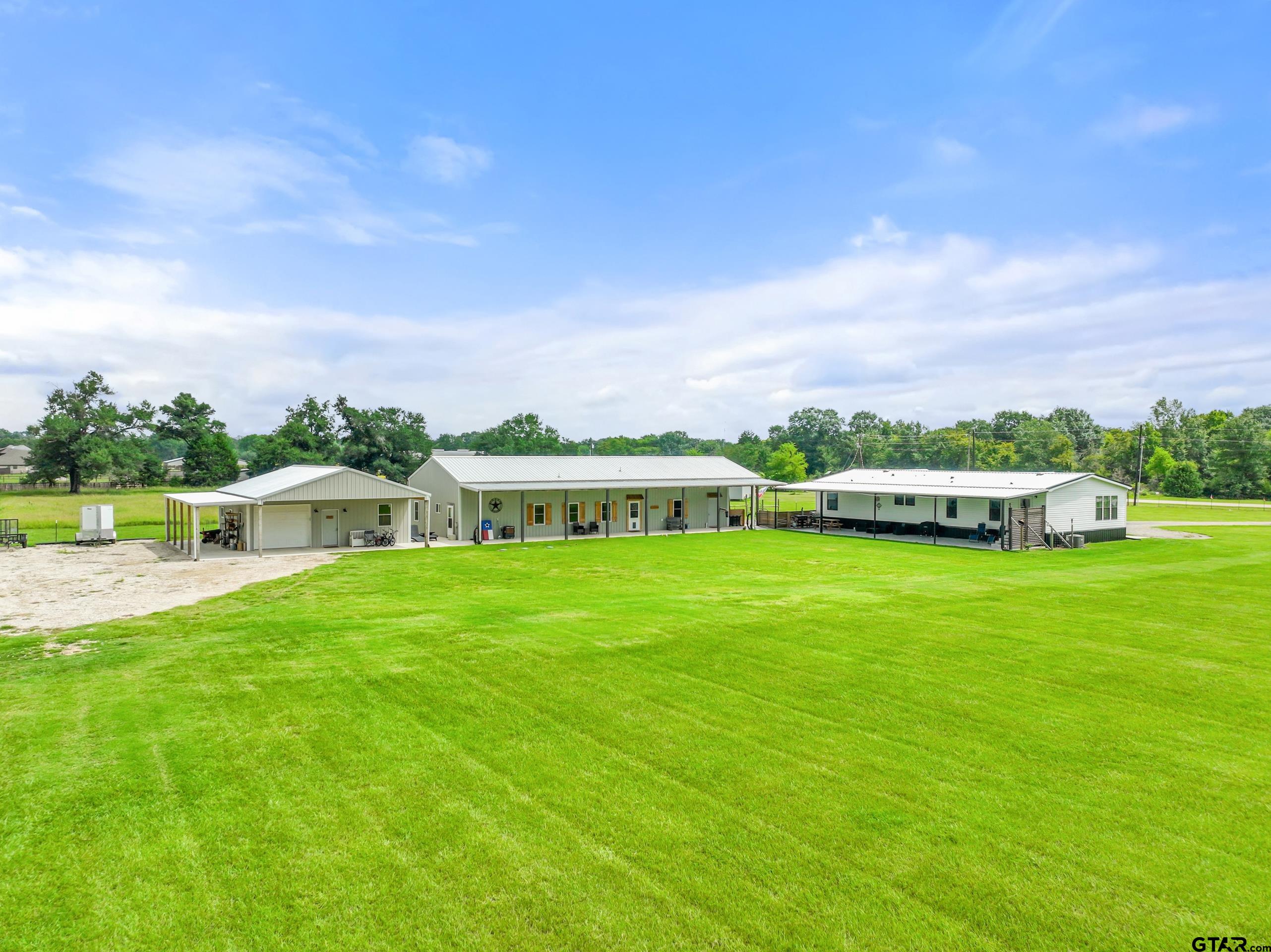 8642 - 8644 S Fm 779