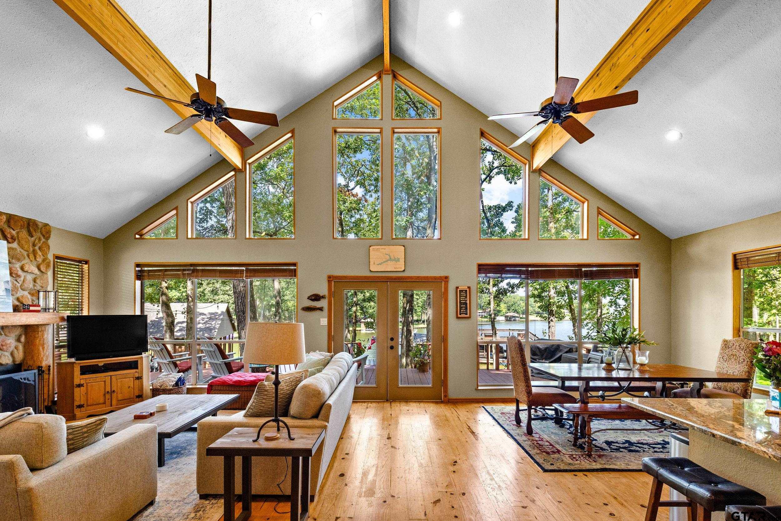 115 Larsen Ln