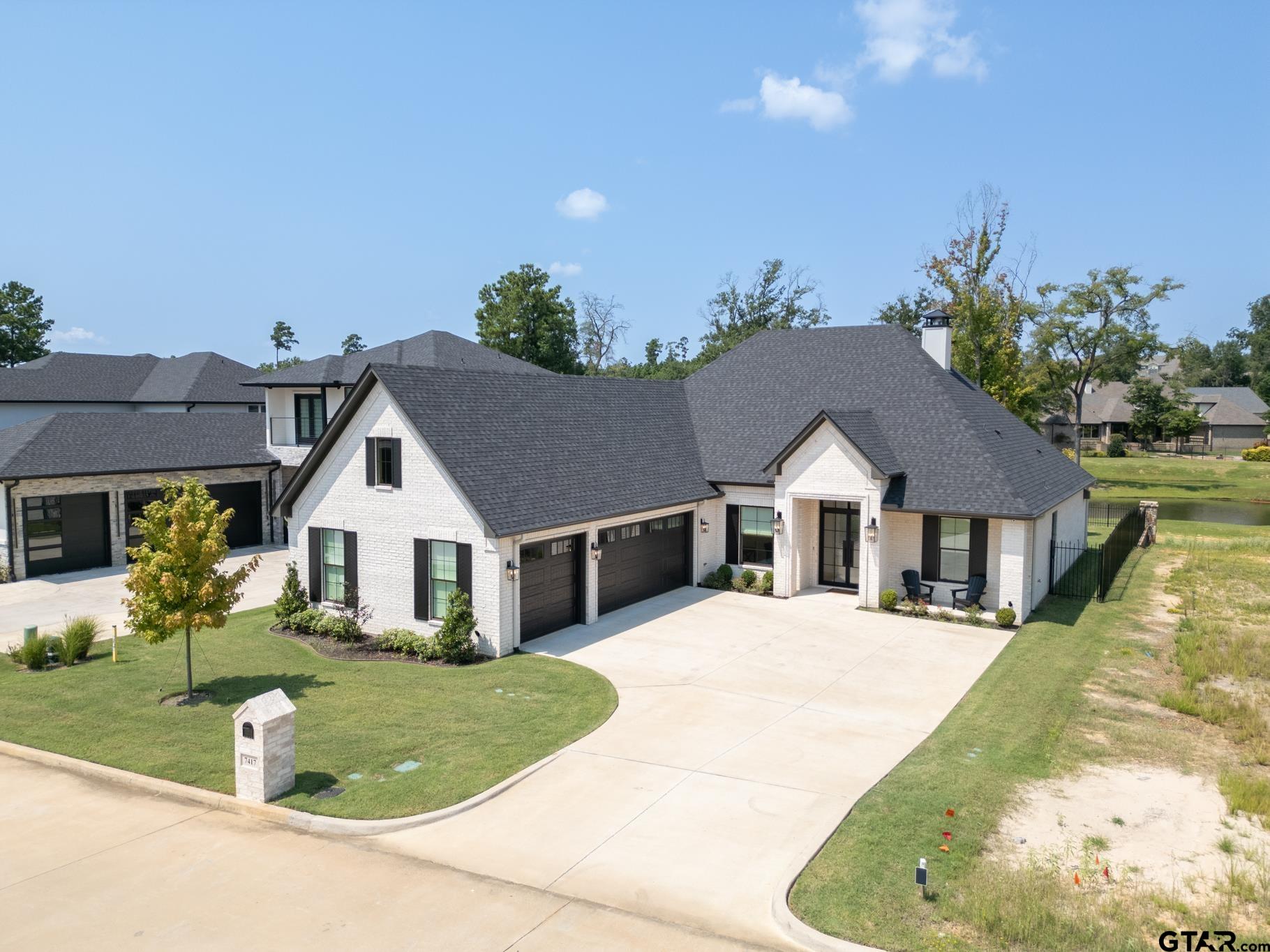 7417 Waterview Sq