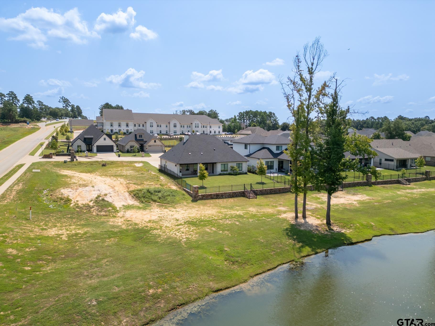 7417 Waterview Sq