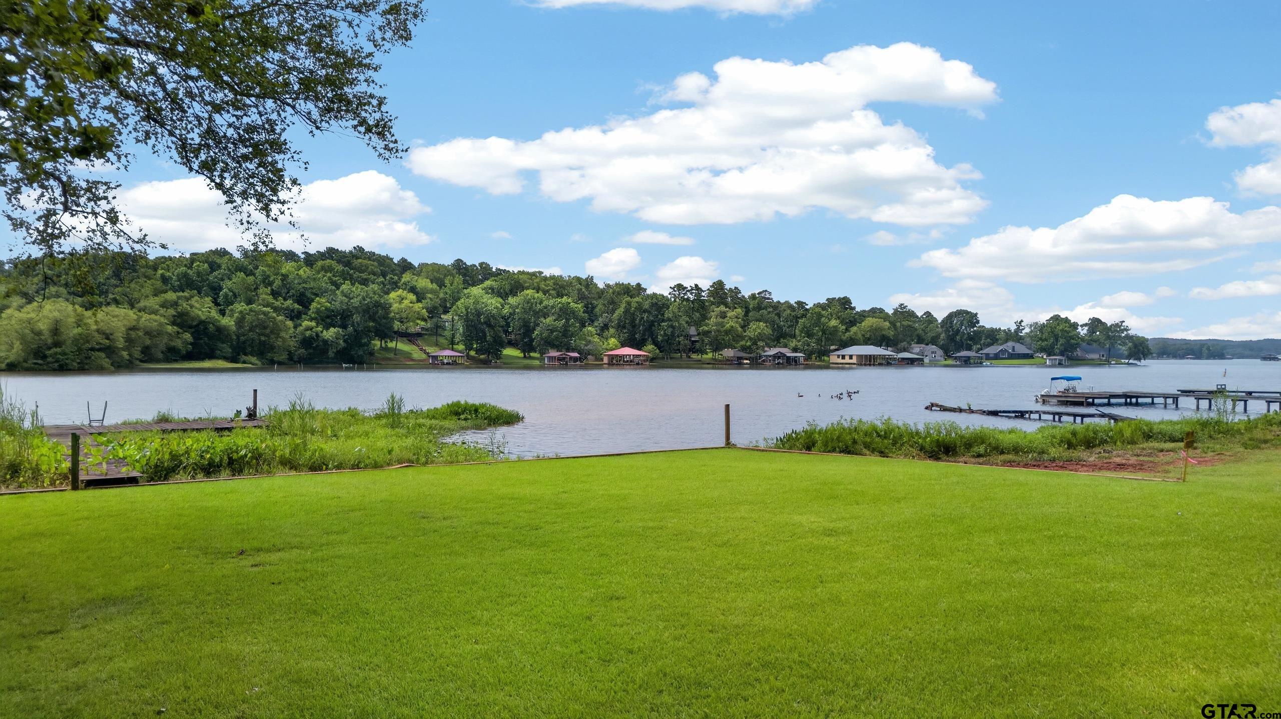 2401 Lake Park Ln