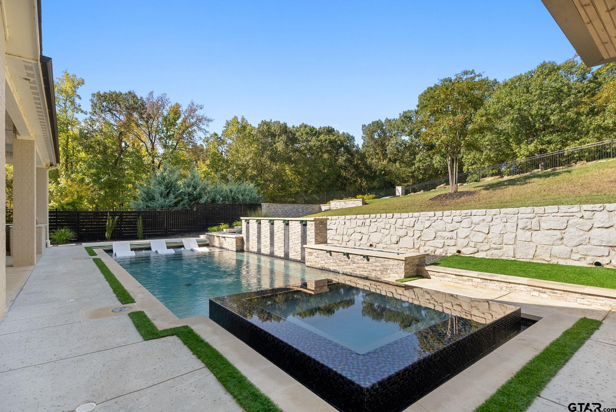 2432 Bellview Circle