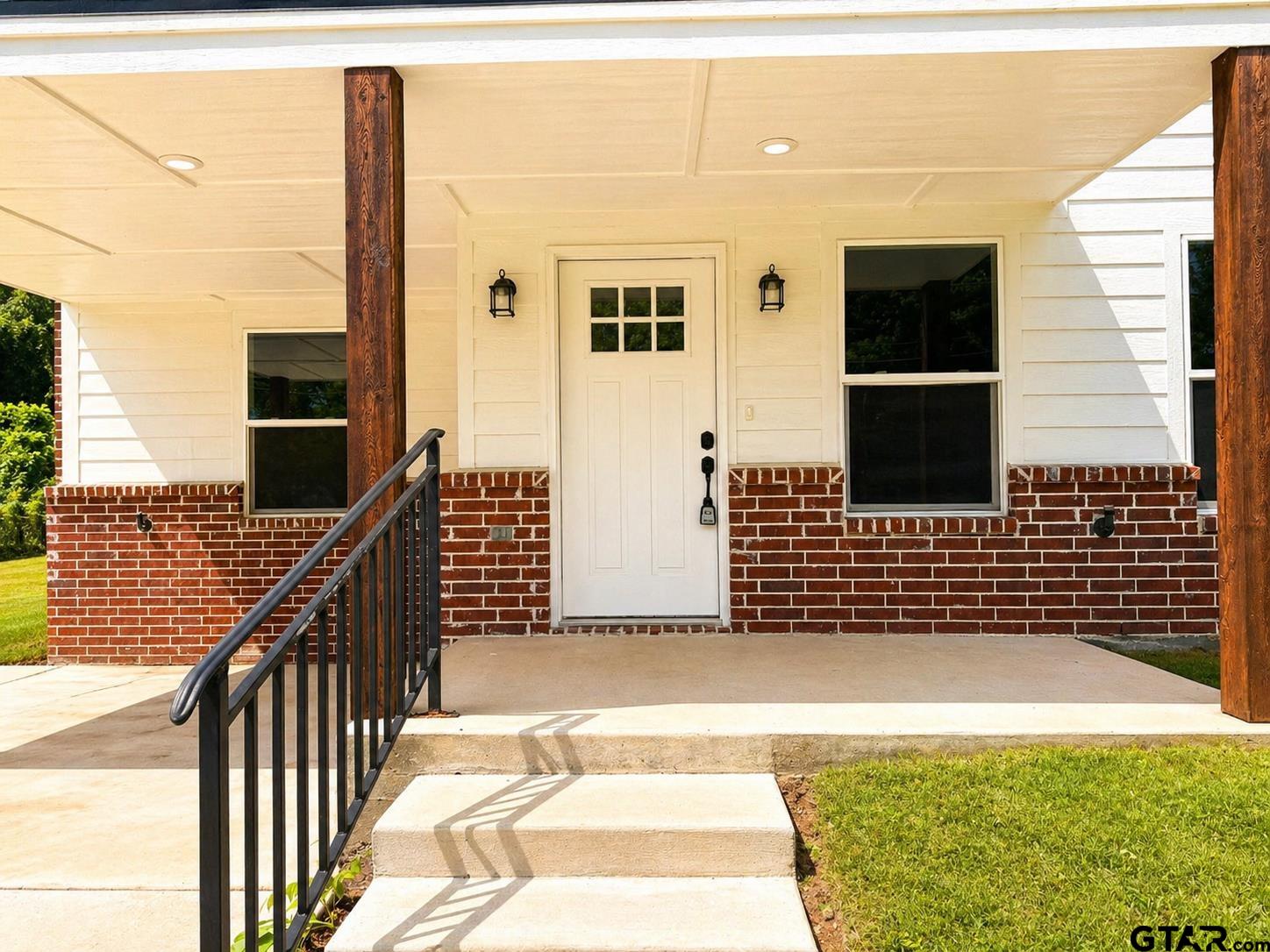 1410 W Connally St