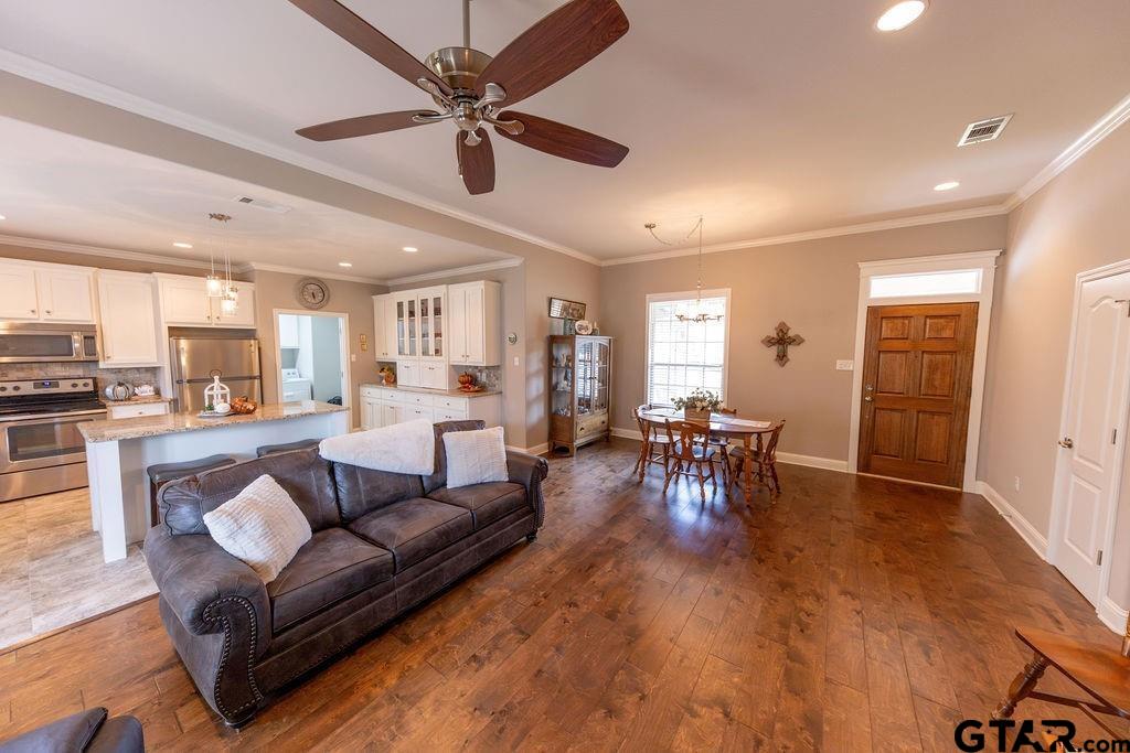 403 Austin Acre