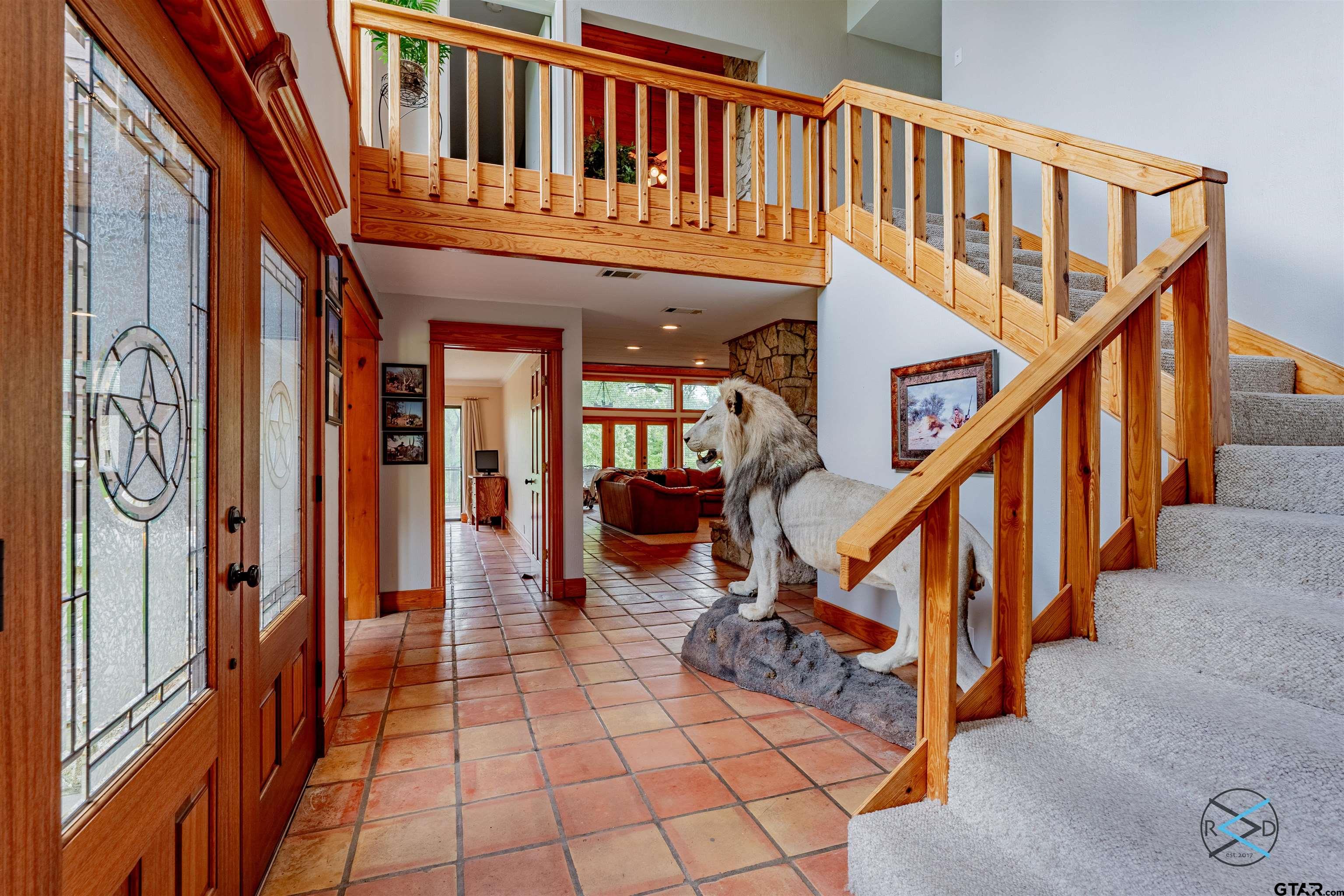 906 Valle Vista