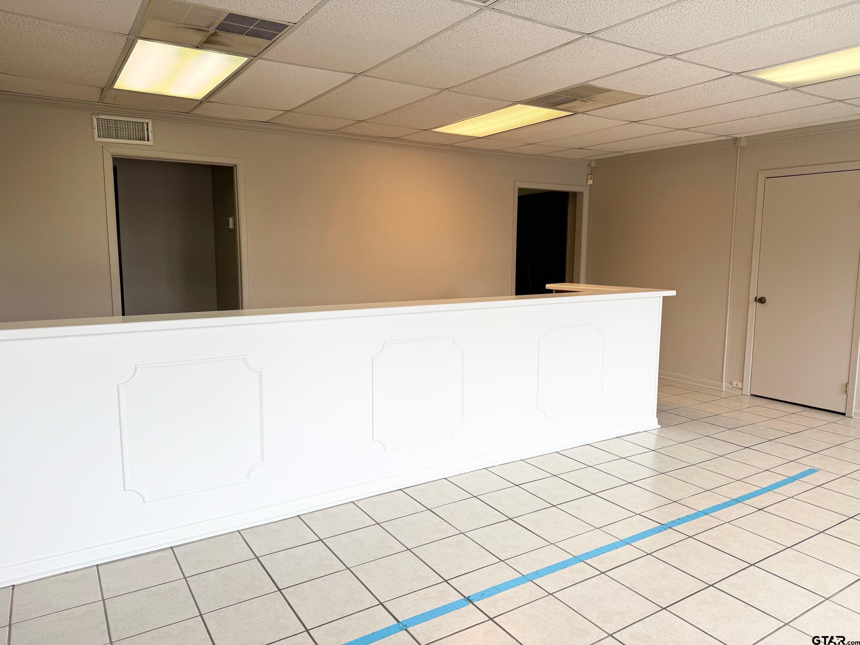 2001 E Houston Avenue