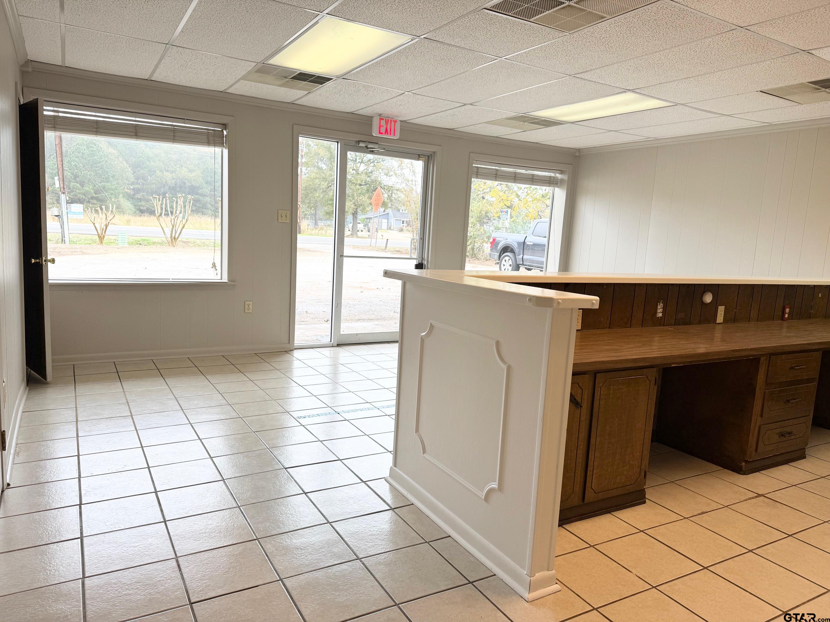 2001 E Houston Avenue