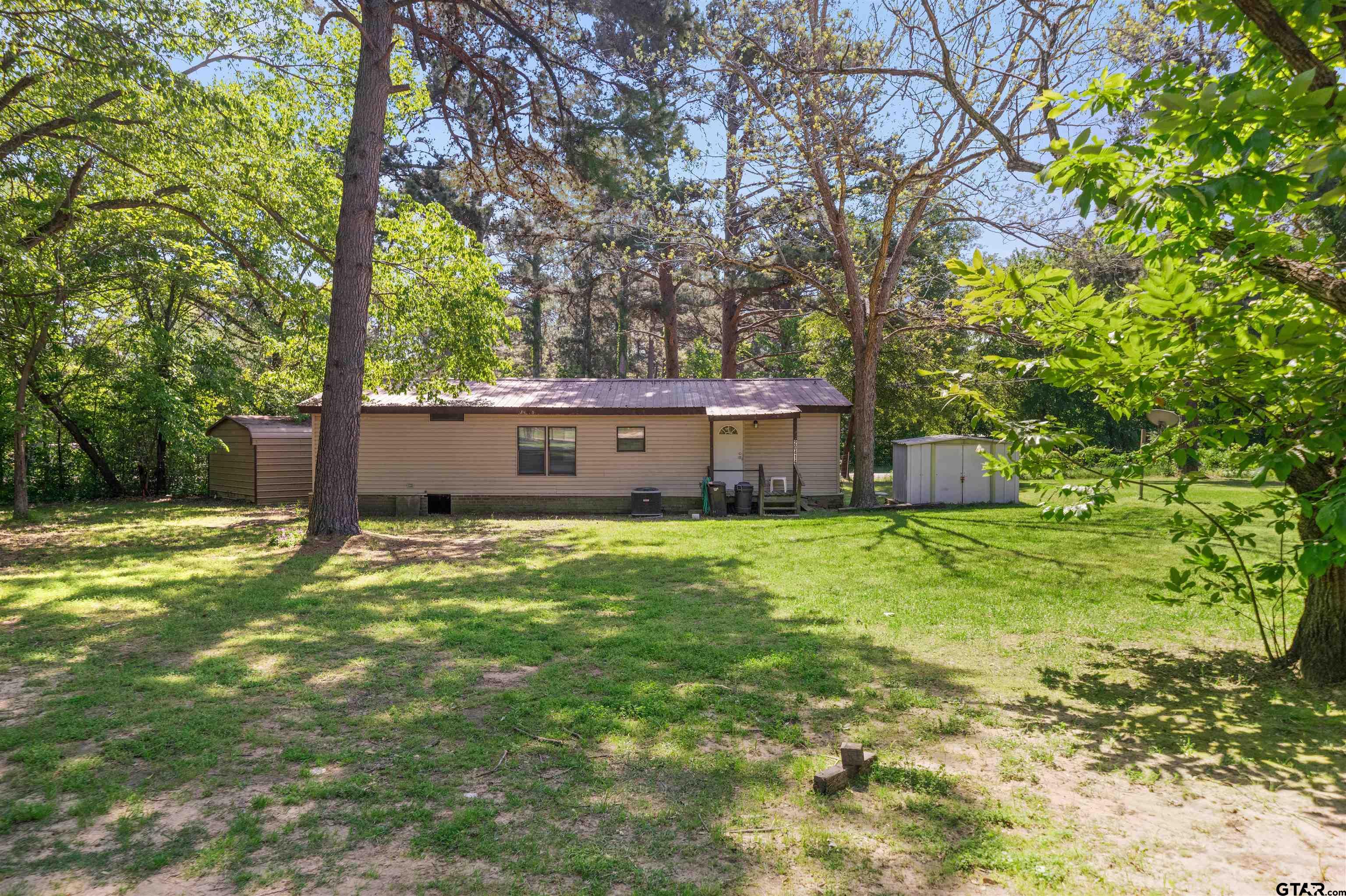 20414 Hillside Dr