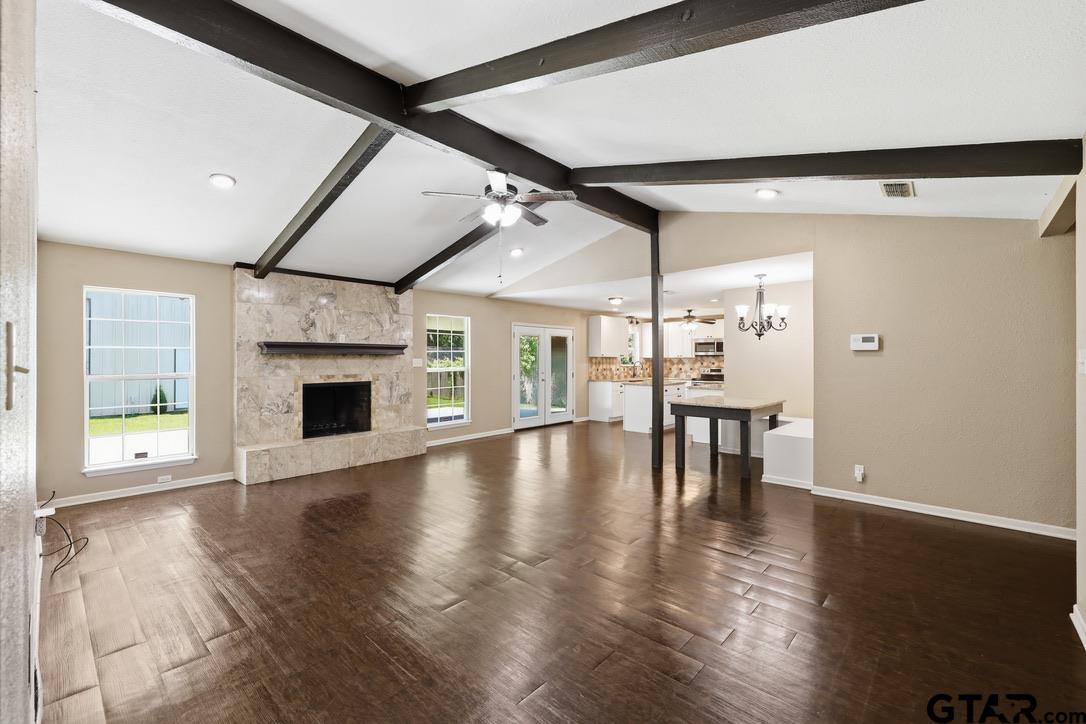 598 N Hidden Forest