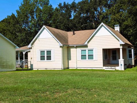 1702 W Duval St. Troup TX 75789