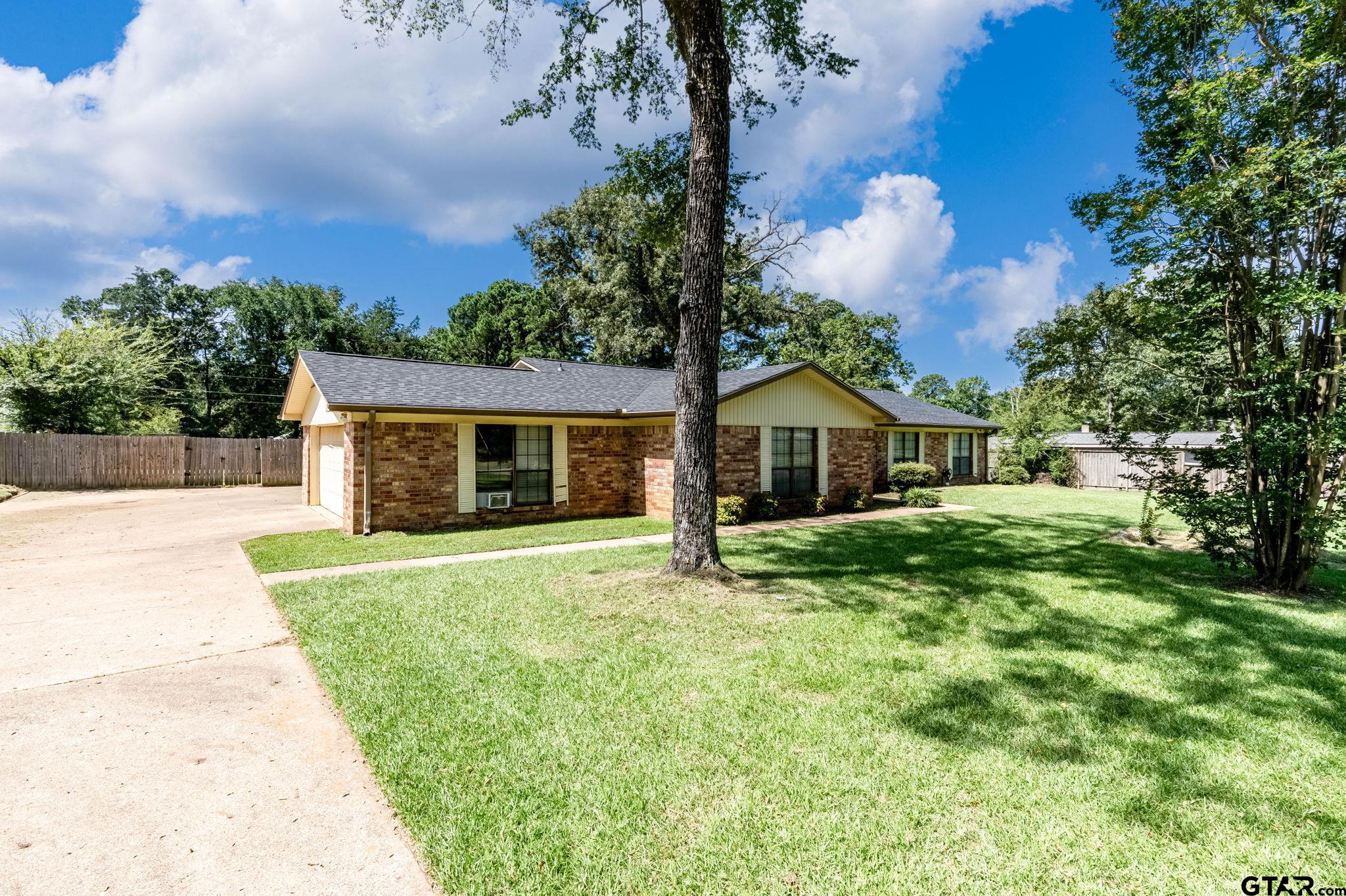 310 Windridge Rd