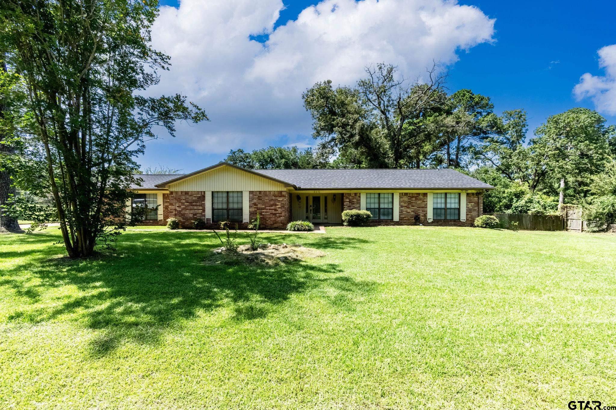 310 Windridge Rd